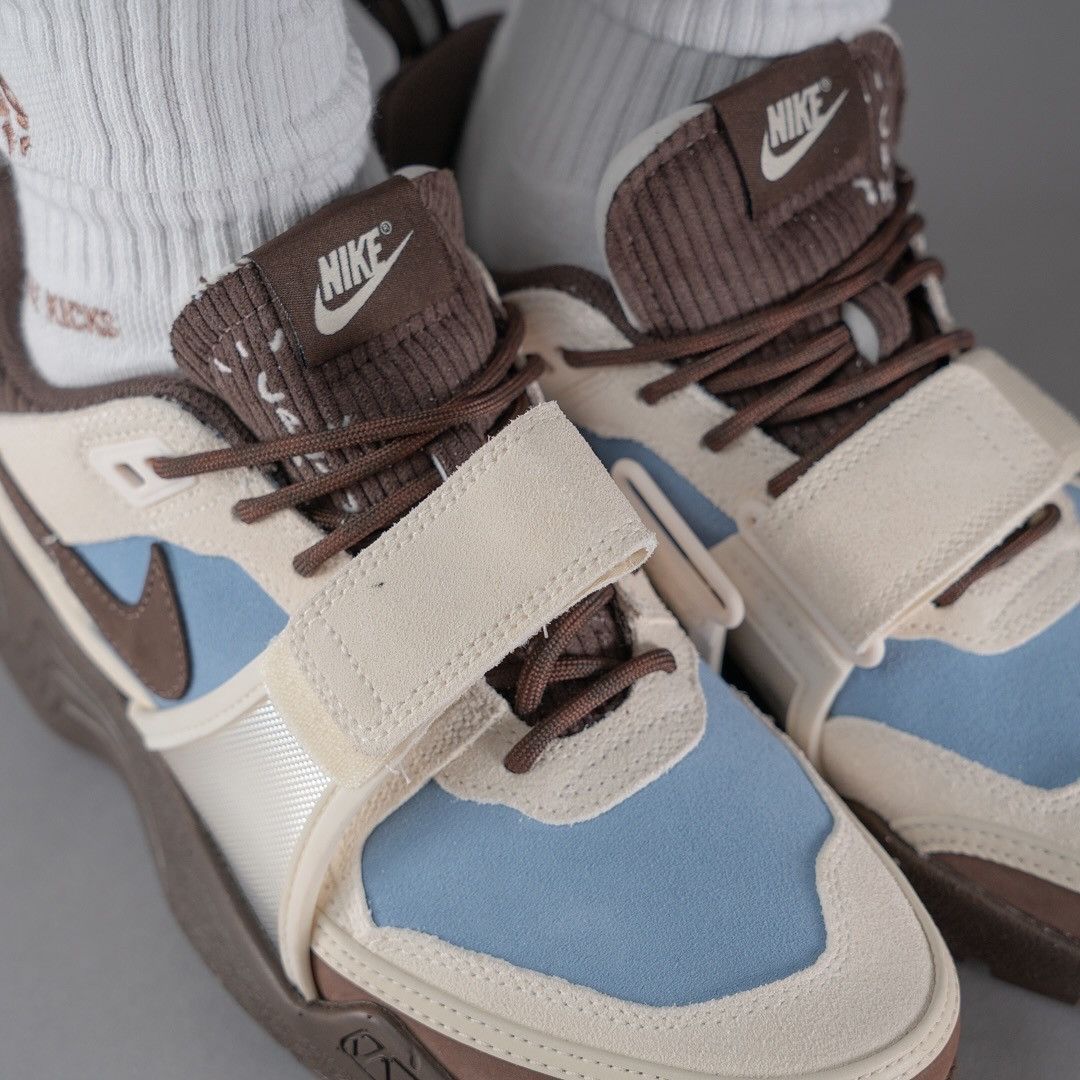 Nike × Travis Scott Travis Scott x Nike Zoom Field Jaxx Leche Blue Size US 11.5 / EU 44-45 - 6 Thumbnail