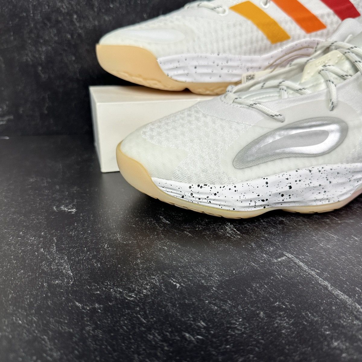 Adidas ADIDAS EXHIBIT A MIAMI HEAT MENS BASKETBALL SPECKLED WHITE Size US 10 / EU 43 - 5 Thumbnail