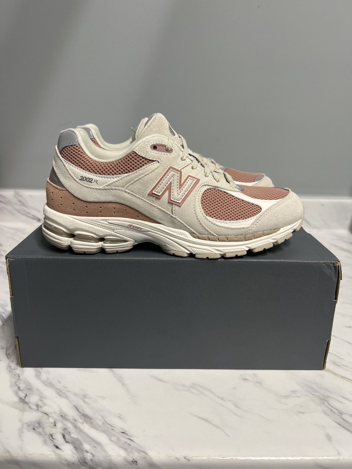 New Balance New balance 2002R Size US 8 / EU 41 - 1 Thumbnail