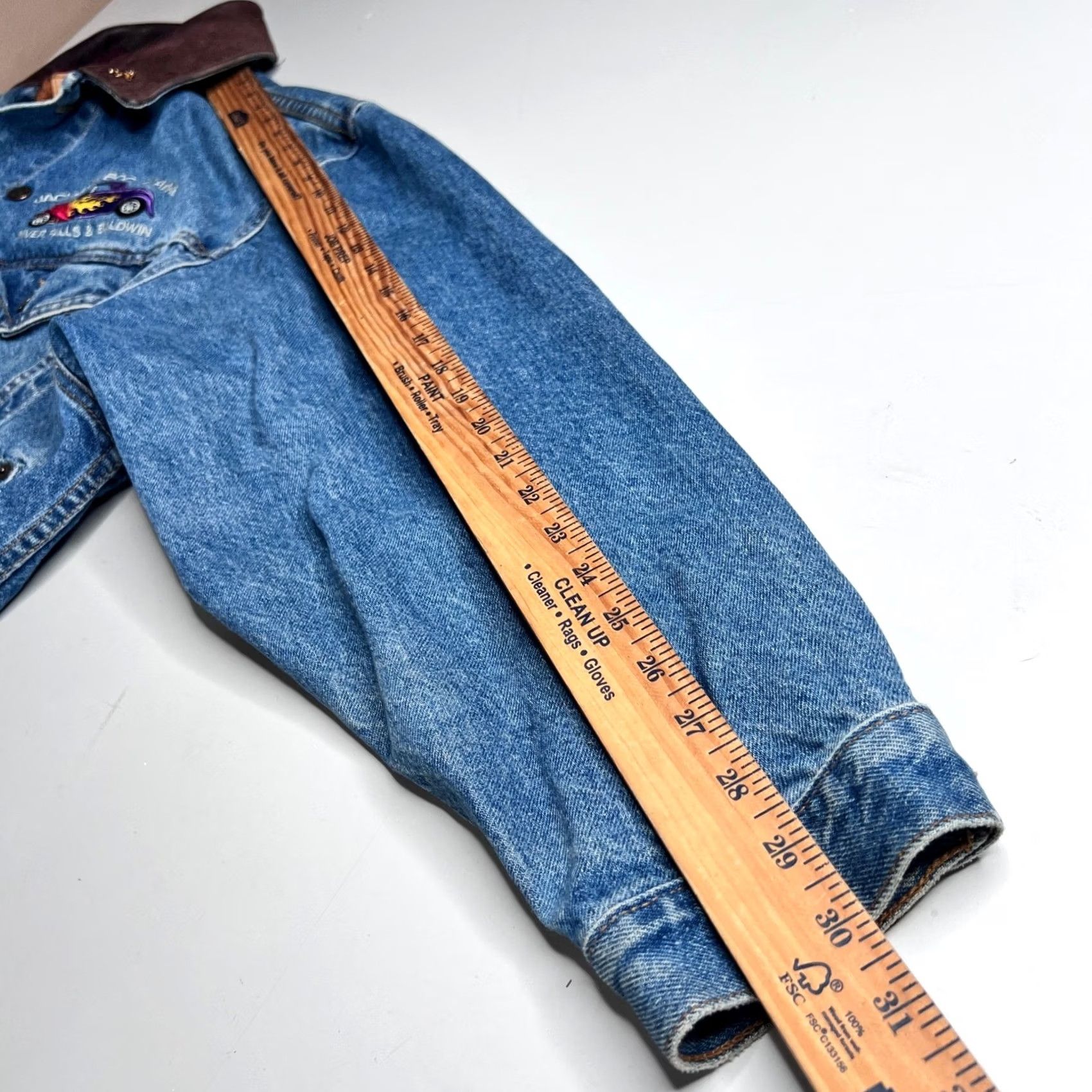 Vintage VINTAGE International Denim ID Wear Trucker Jacket Leather Collar Embroidered Geometric Mickey? Size US M / EU 48-50 / 2 - 4 Thumbnail