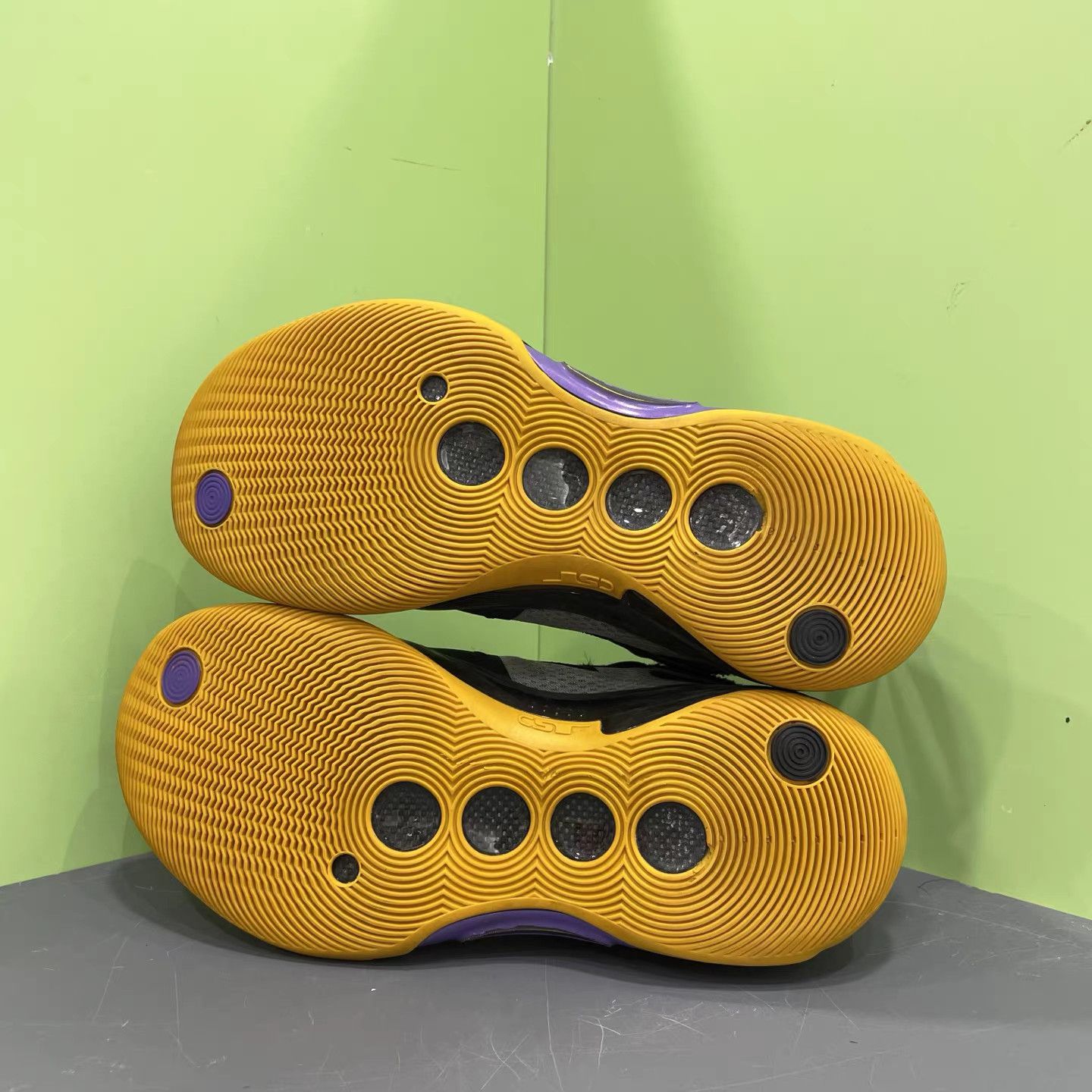 Li-Ning Li-Ning Way of Wade 10 "Lakers" Basketball Shoes K15 Size US 8.5 / EU 41-42 - 8 Thumbnail