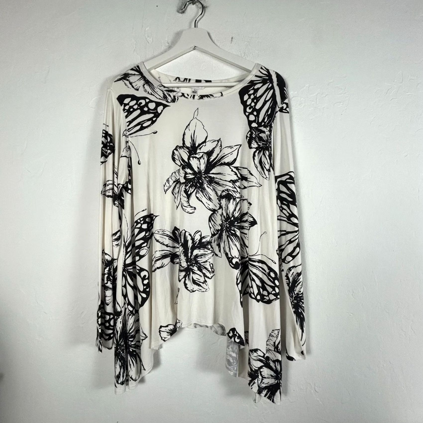 Vintage CAbi Womens Tunic Top - Floral & Butterfly Asymmetrical Hem, Long Sleeve, Stretch, White/Black, Large Size L / US 10 / IT 46 - 2 Thumbnail