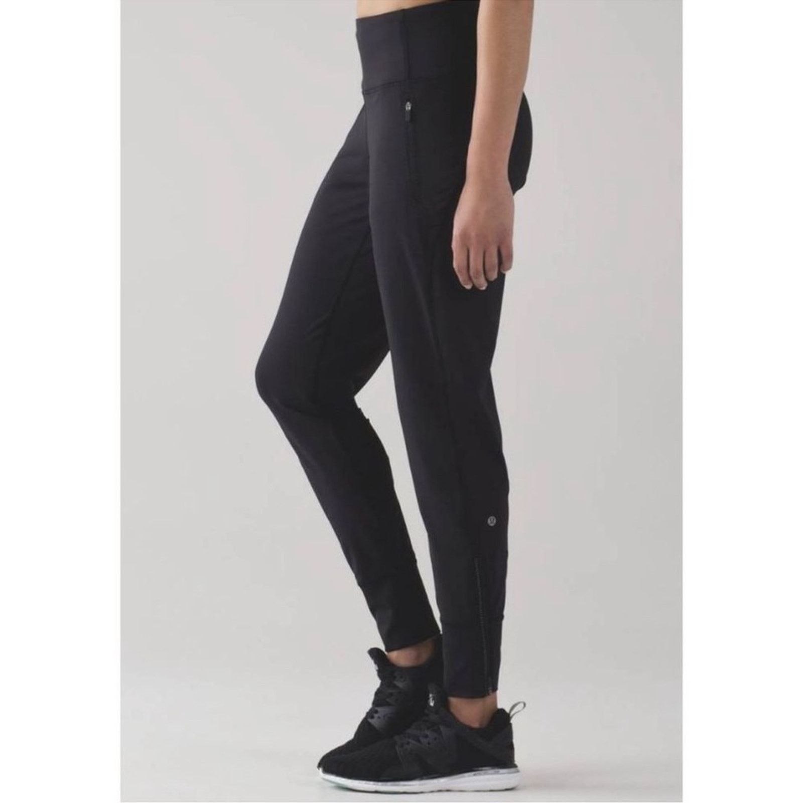 Lululemon Lululemon Fresh Tracks Pant II Black Size 6 Size 28" / US 6 / IT 42 - 4 Thumbnail