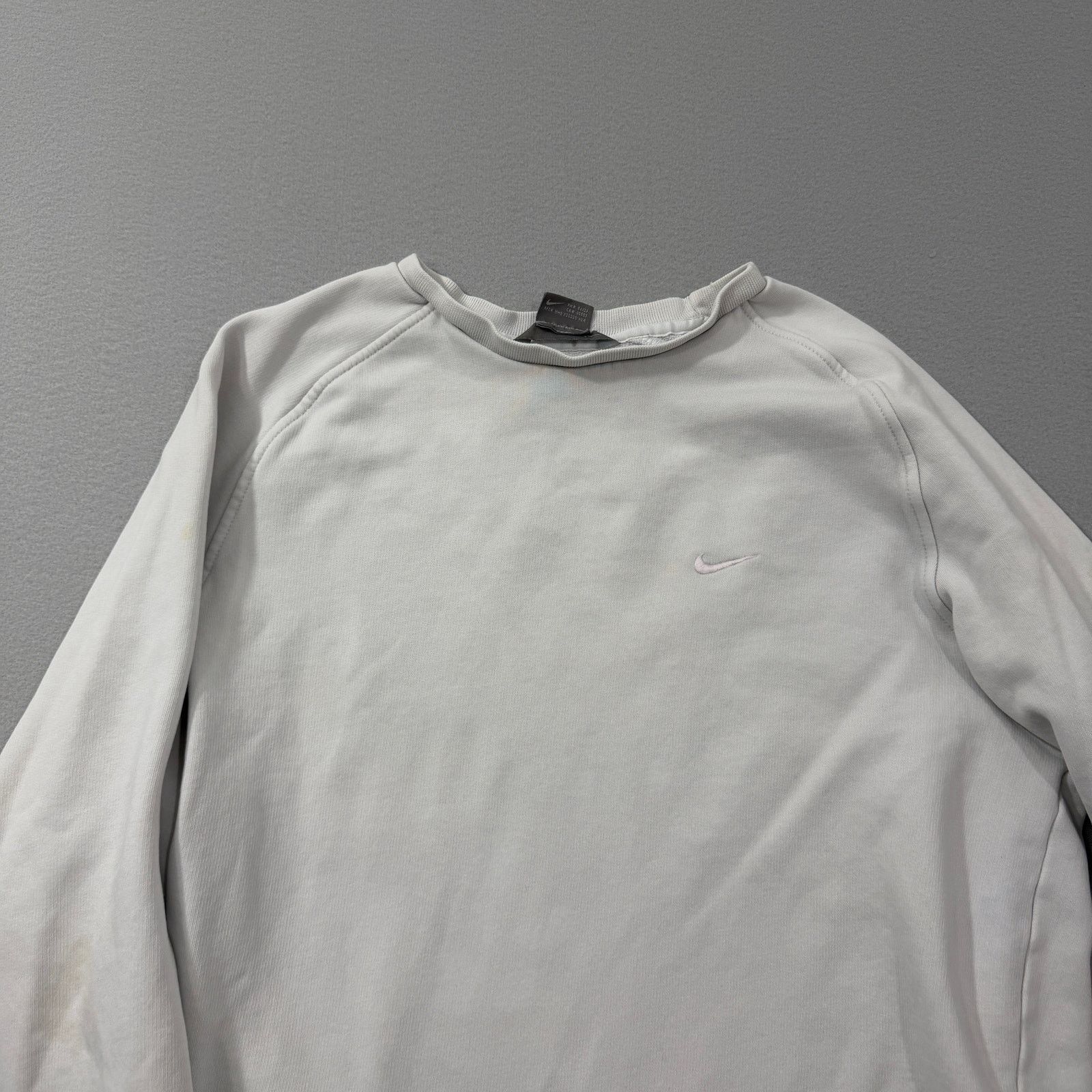 Nike Vintage Nike Sweatshirt Mens Large White Pullover Crewneck Size US L / EU 52-54 / 3 - 2 Thumbnail