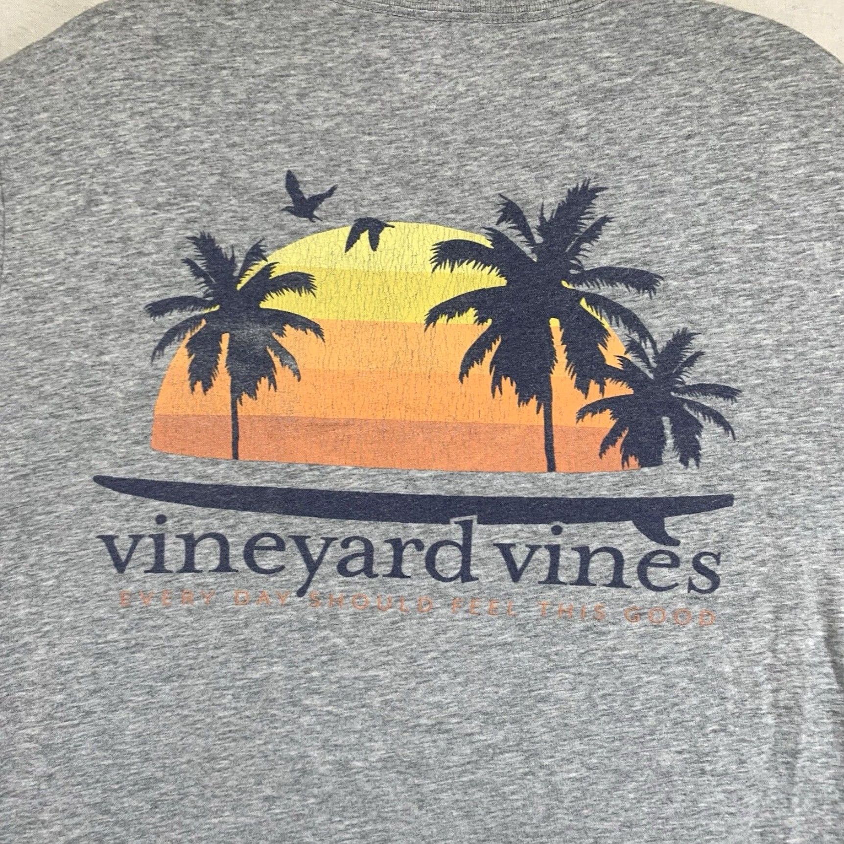 Vineyard Vines VINEYARD VINES Graphic T-Shirt Mens XS Faded Sunset Palms Gray Cotton Beach Preppy Size US XS / EU 42 / 0 - 2 Thumbnail