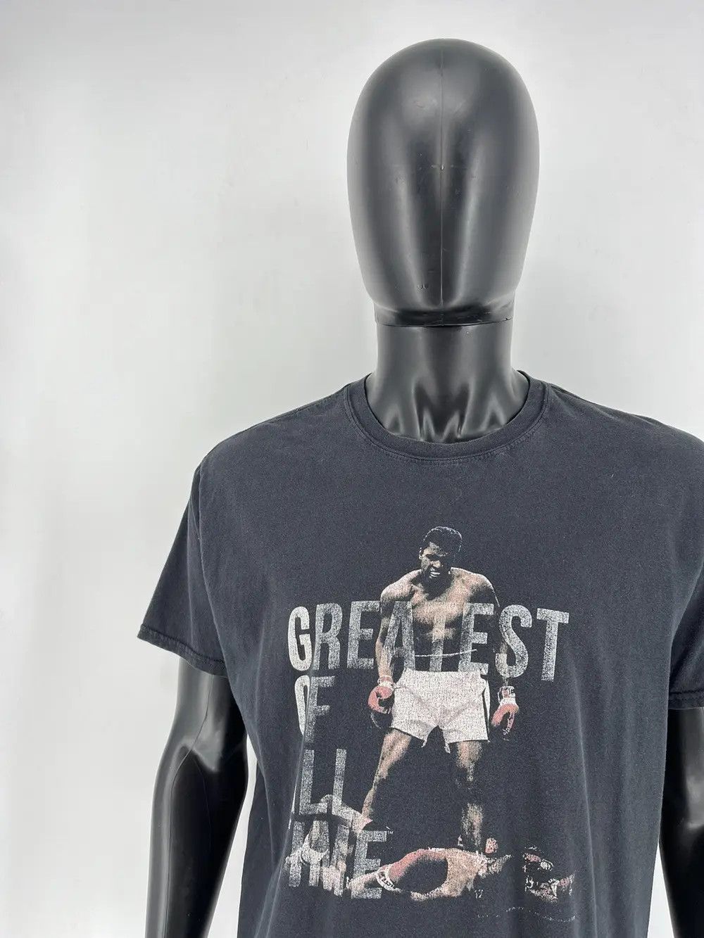 Vintage Y2K The Greatest Muhammad Ali American Boxer Faded Tshirts Size US XL / EU 56 / 4 - 4 Thumbnail