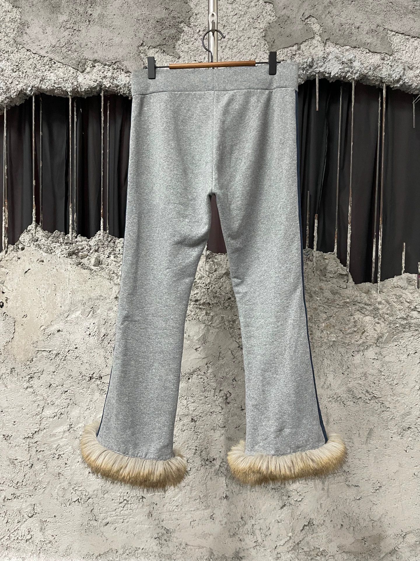 Balenciaga Balenciaga Furry Flared Low-Rise 9 Track Pants M Size 27" / US 4 / IT 40 - 2 Thumbnail