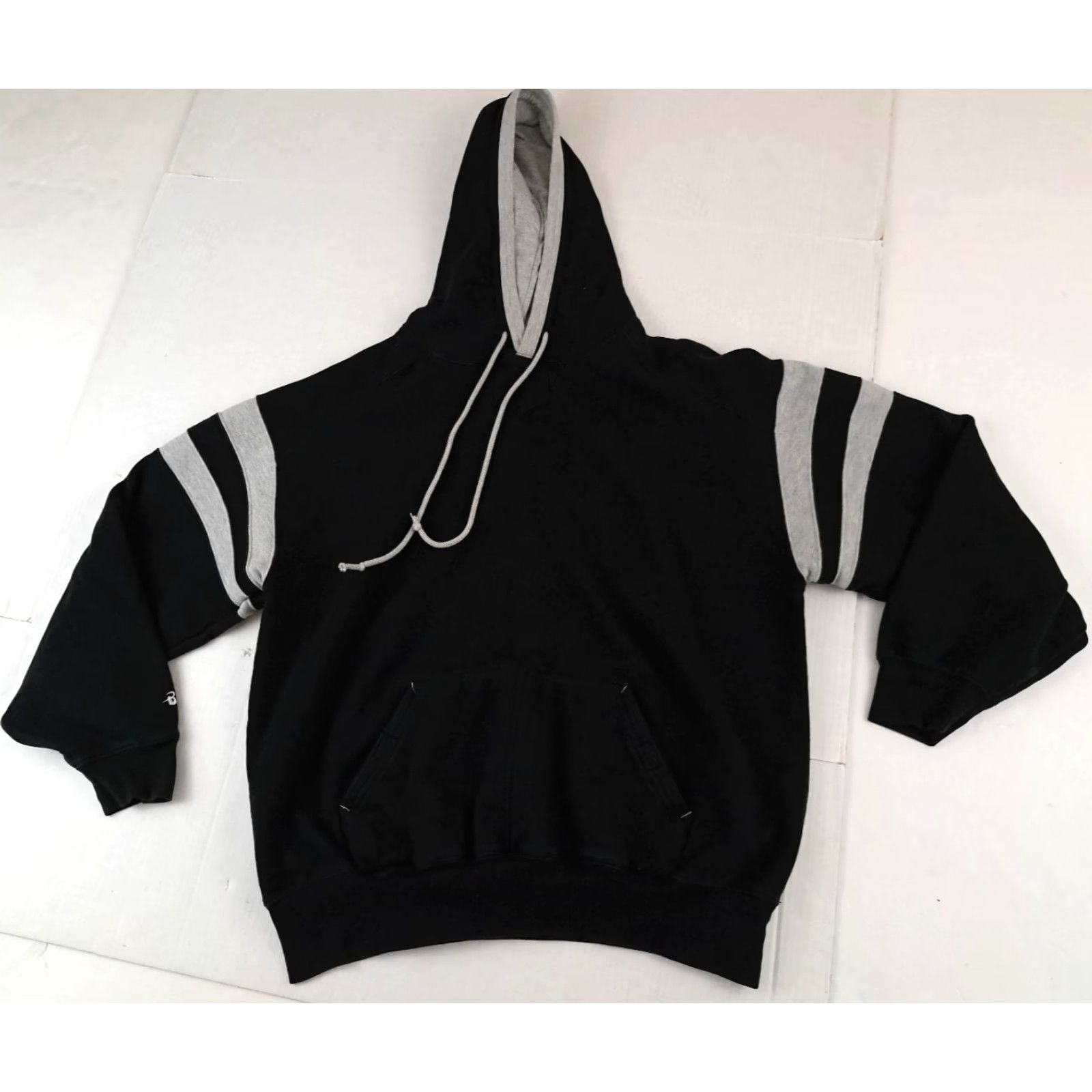 Vintage VINTAGE Badger Sweatshirt Pullover Hooded Pockets Black XL Adult Regular Size US XL / EU 56 / 4 - 2 Thumbnail