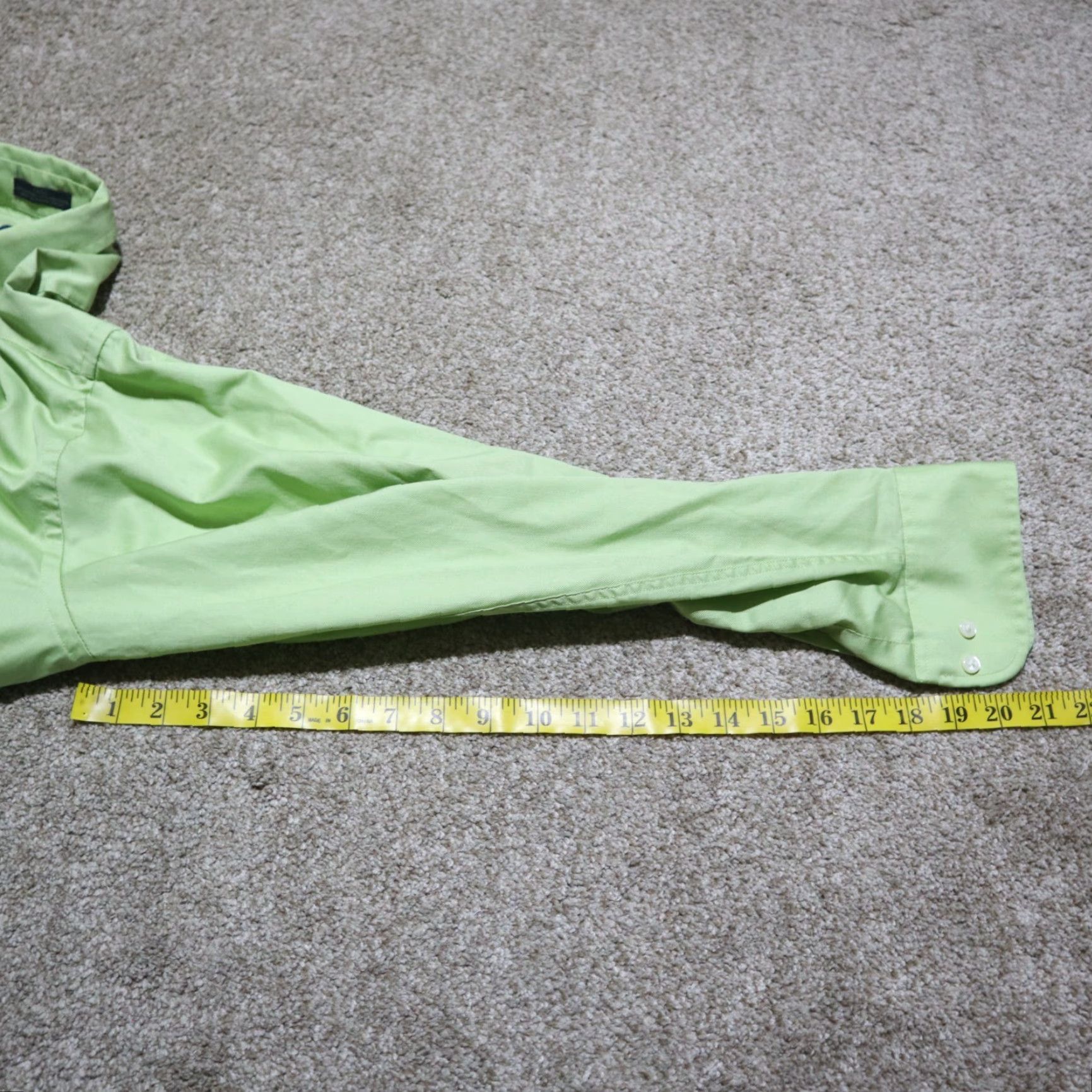 Izod IZOD Shirt Men 16.5 Green Solid Button-Up Classic Fit Long Sleeve"} Size US L / EU 52-54 / 3 - 7 Thumbnail