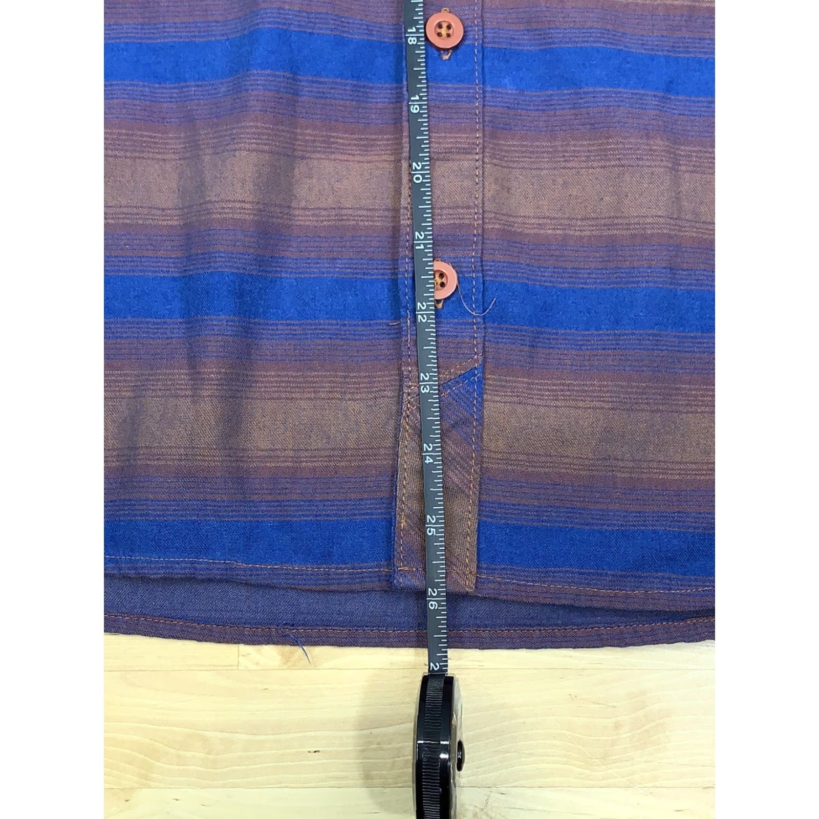 Mountain Hardwear VINTAGE Mountain Hardwear Button-Up Shirt M/L Long Sleeve Striped Blue Outdoor Casual Pockets Mens Size US L / EU 52-54 / 3 - 4 Thumbnail
