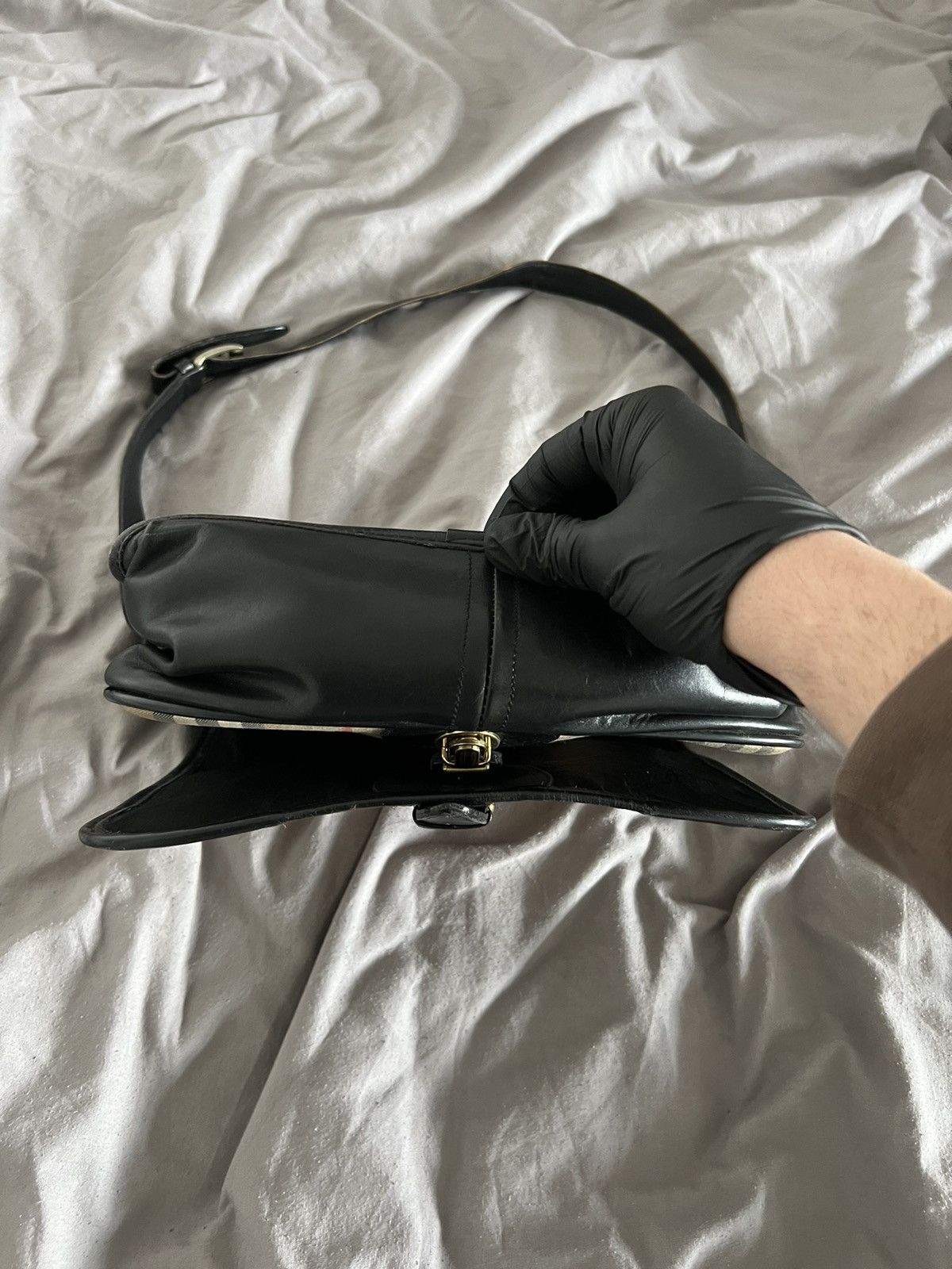 Burberry VINTAGE BURBERRYS NOVA CHECK CROSSBODY LEATHER BAG Size ONE SIZE - 15 Thumbnail