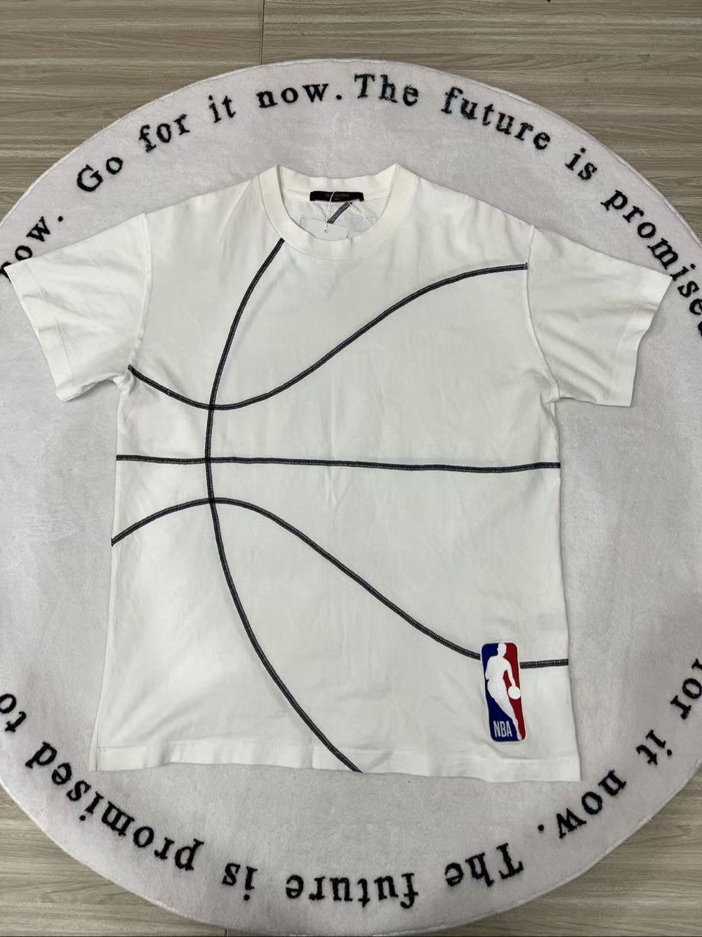 Louis Vuitton Louis Vuitton x NBA Basketball Stitch T-Shirt Size S Size US S / EU 44-46 / 1 - 1 Thumbnail