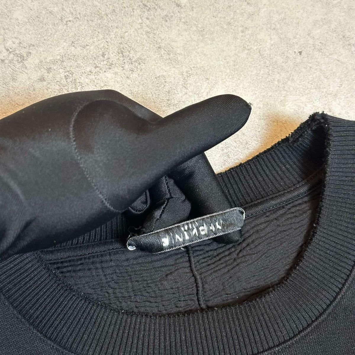 Givenchy × Infinite Archives Givenchy destroyed logo sweater Size US XL / EU 56 / 4 - 4 Thumbnail