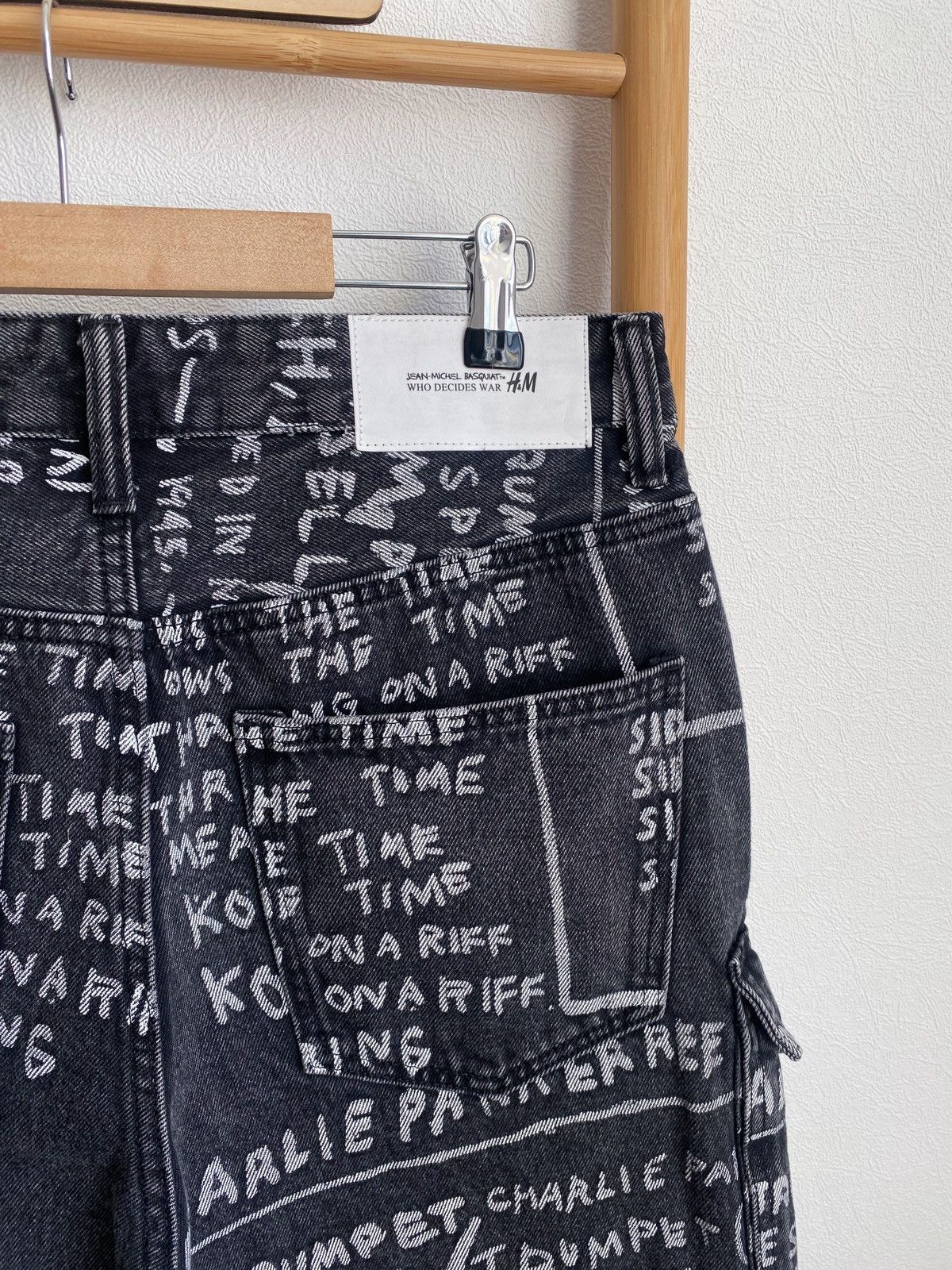 H&M × Jean-Michel Basquiat × Who Decides War Who Decides War Baggy denim jeans H&M x Basquiat x Ev&Tela Size US 32 / EU 48 - 19 Thumbnail