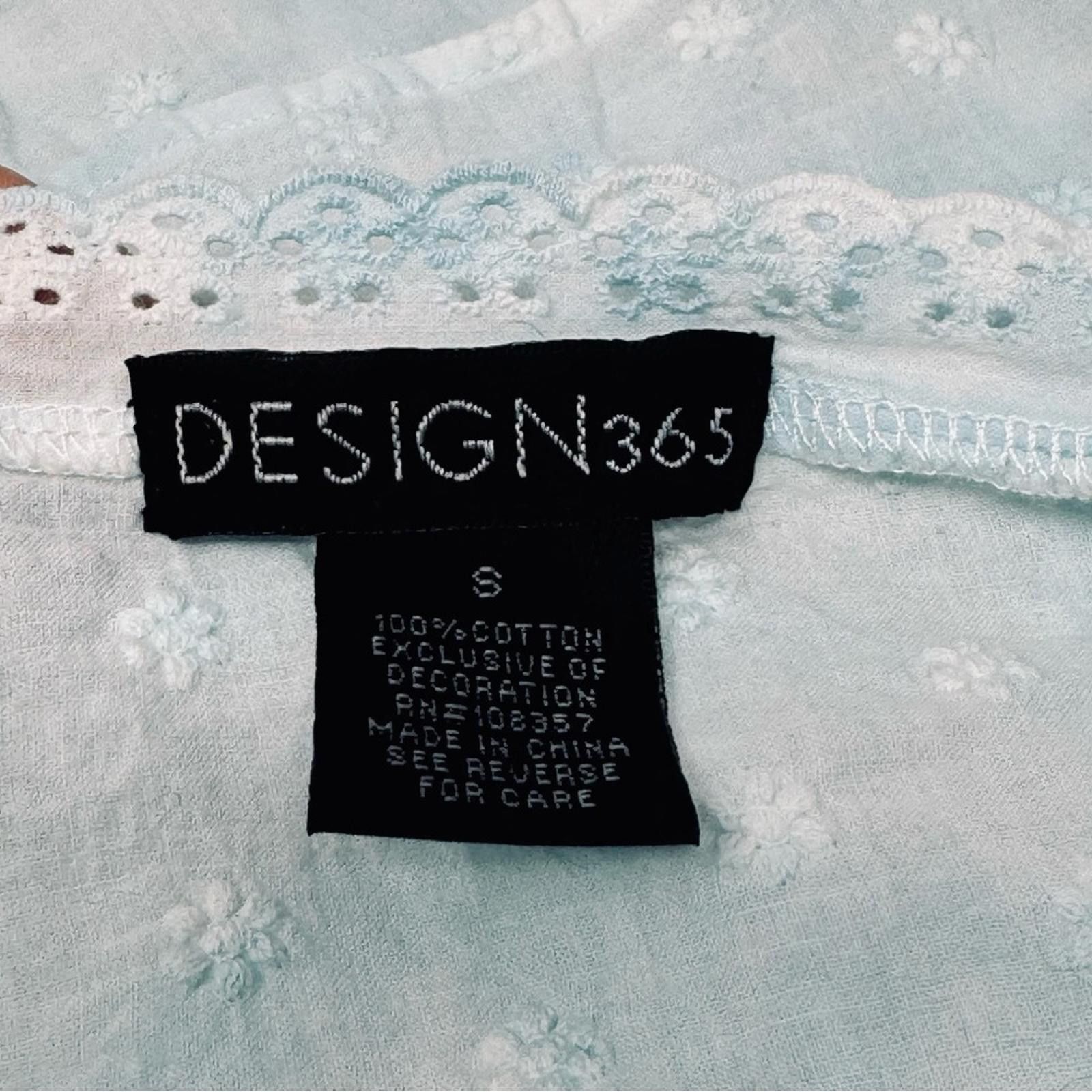 Designer DESIGN 365. Light Blue Button Down Blouse. Size Small. Size S / US 4 / IT 40 - 2 Thumbnail