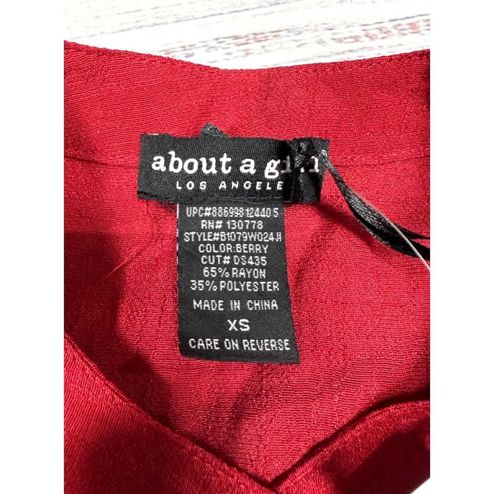Vintage About A Girl Tank XS Red Tunic Womens 1/2 Button Pullover Rayon Blend New Size XS / US 0-2 / IT 36-38 - 7 Thumbnail