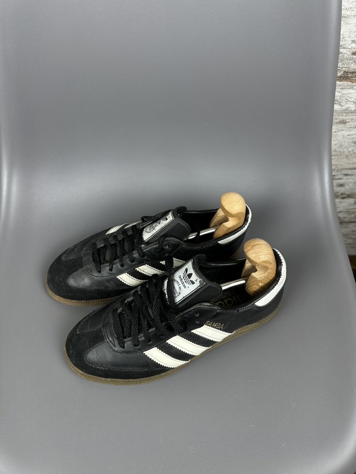 Adidas Women’s Vintage Adidas Samba Sneakers y2k rare size 38,5 Size US 6 / IT 36 - 9 Thumbnail