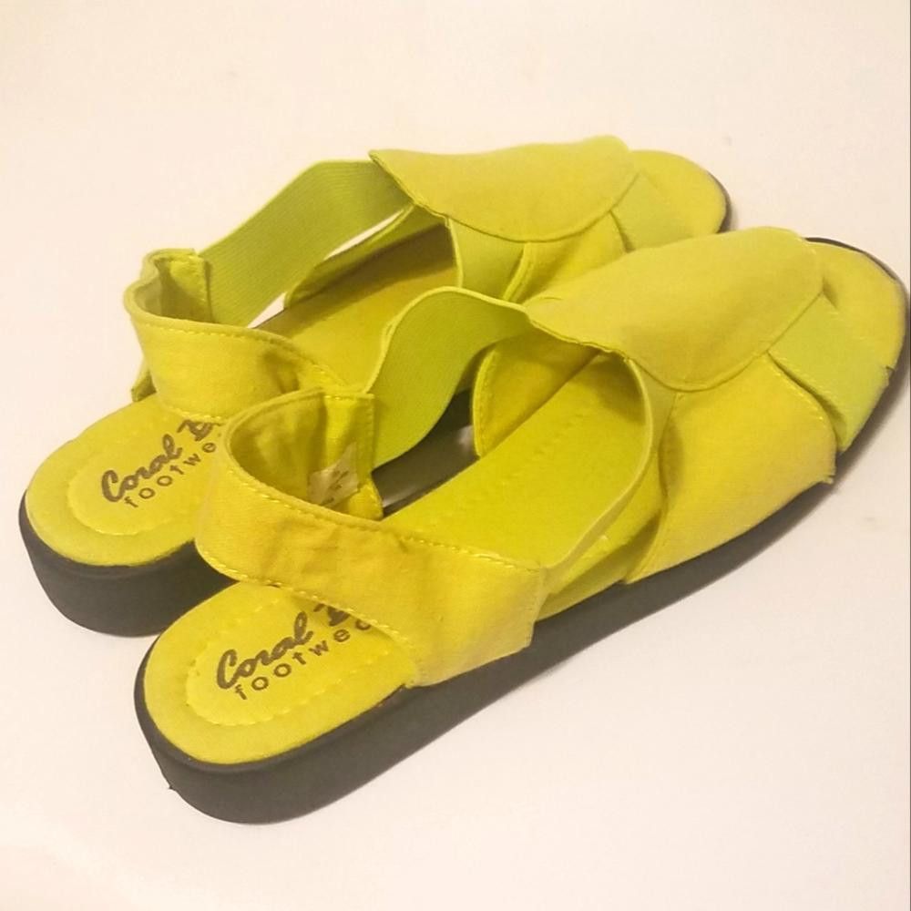 Designer Coral Bay Fuchsia Sandals Size 10 M Size US 10 / IT 40 - 1 Thumbnail