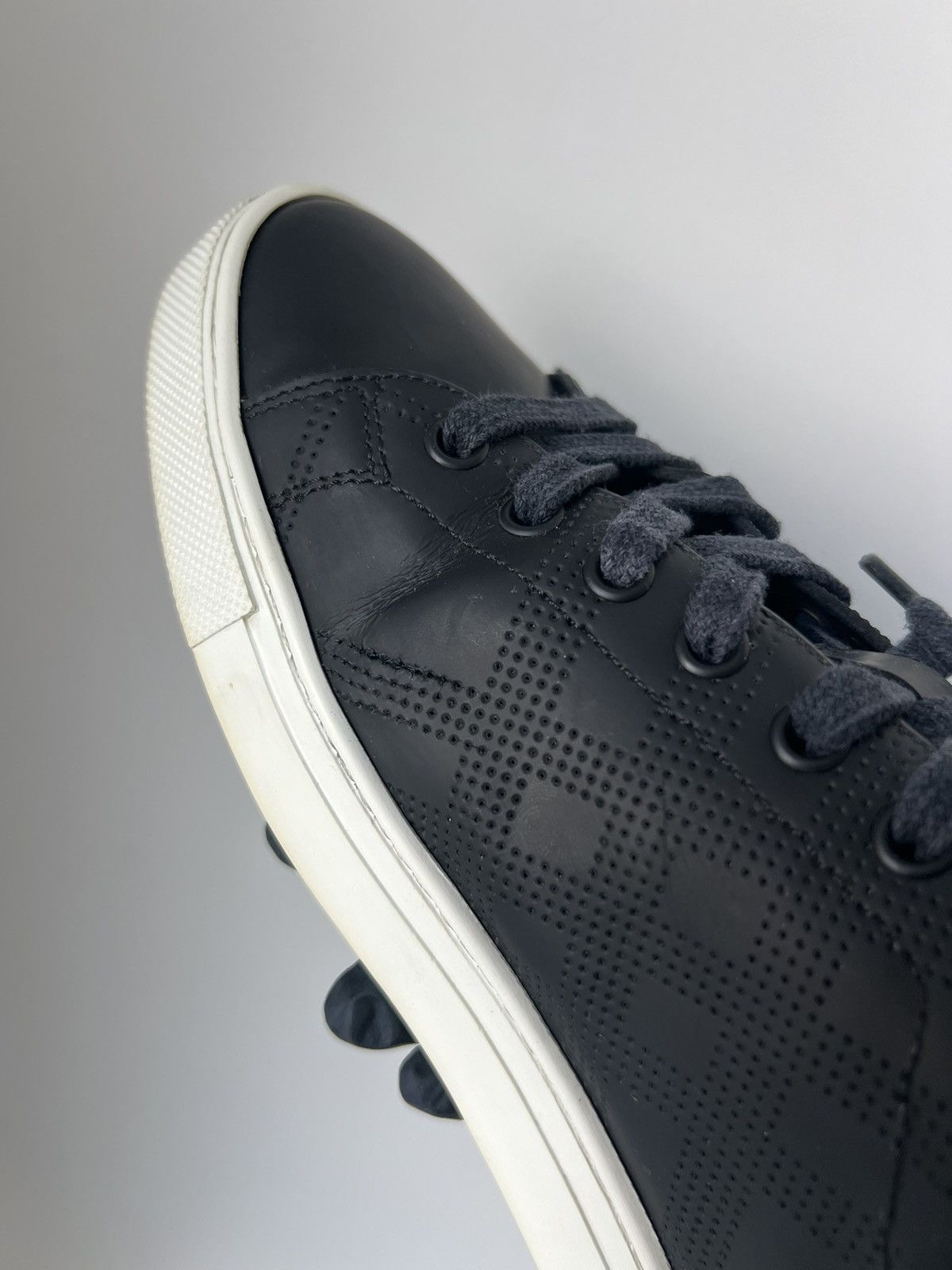 Burberry Burberry Black Leather Low Top Sneakers Size 40 Luxury Size US 7 / EU 40 - 10 Thumbnail