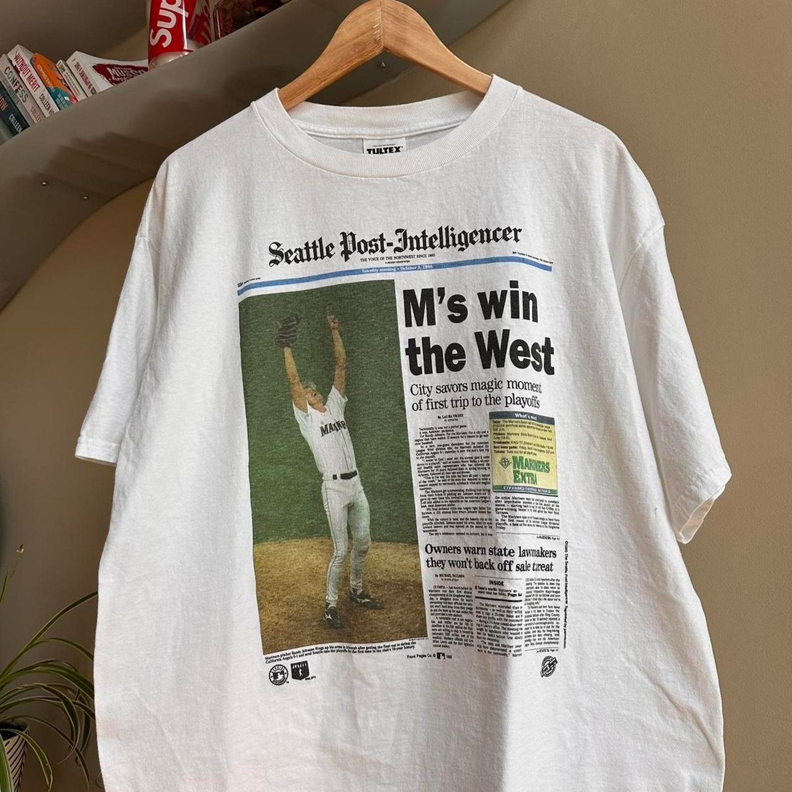 MLB × Tultex × Vintage Vintage 1995 Seattle Mariners Newspaper Shirt Size US XL / EU 56 / 4 - 2 Thumbnail