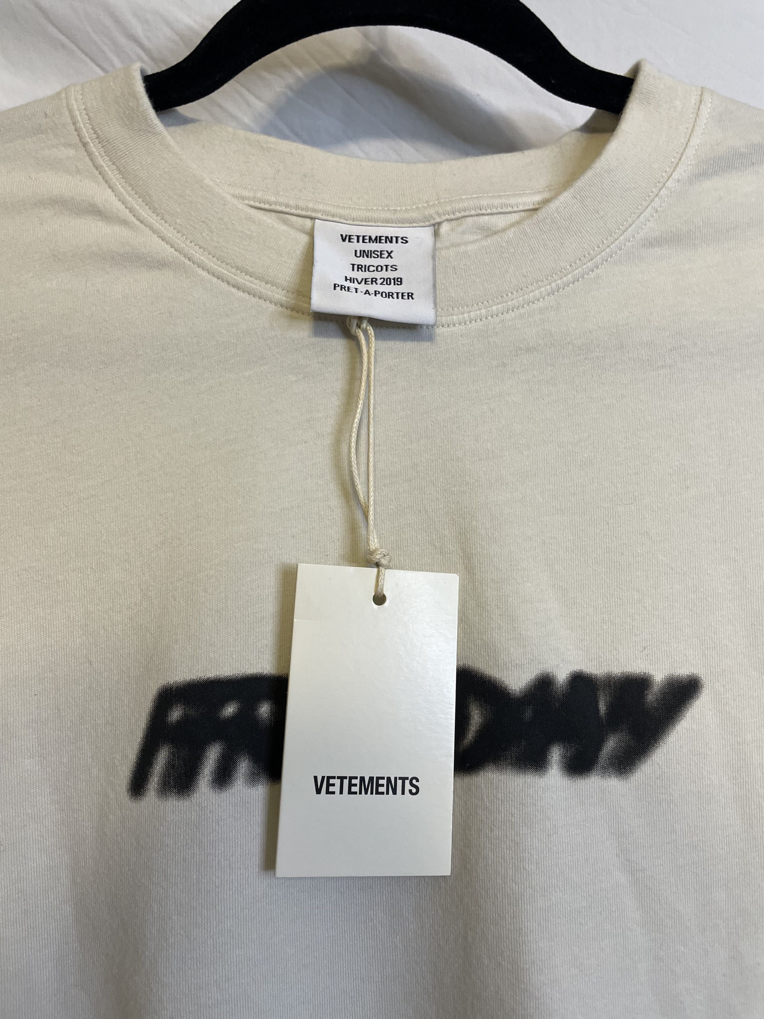 Vetements Vetements Friday Tee Size US S / EU 44-46 / 1 - 3 Thumbnail