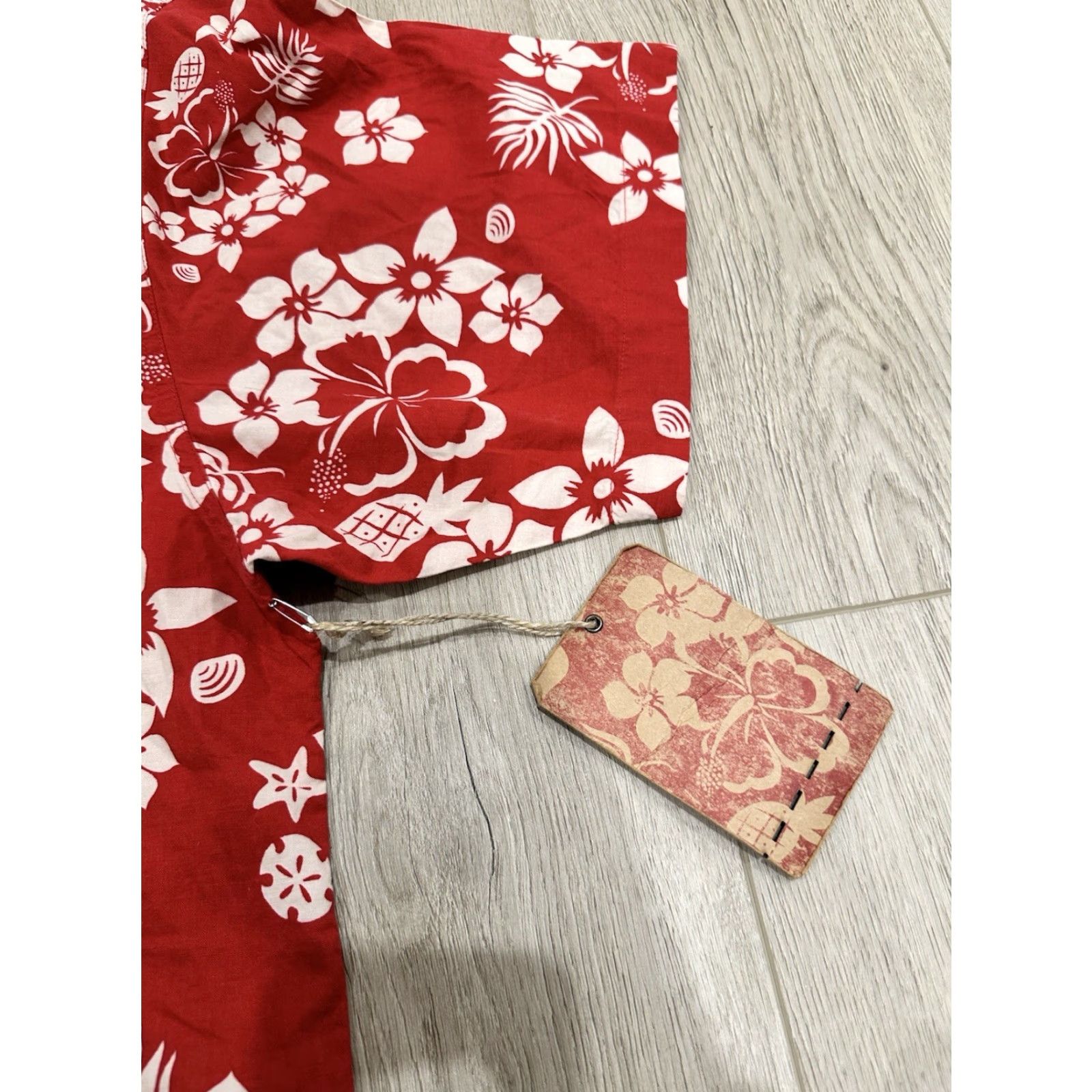 Disney NWT Disney Hawaiian Button Shirt Red Floral Adult Size 2XL Mickey Minnie Beach Size US XXL / EU 58 / 5 - 4 Thumbnail
