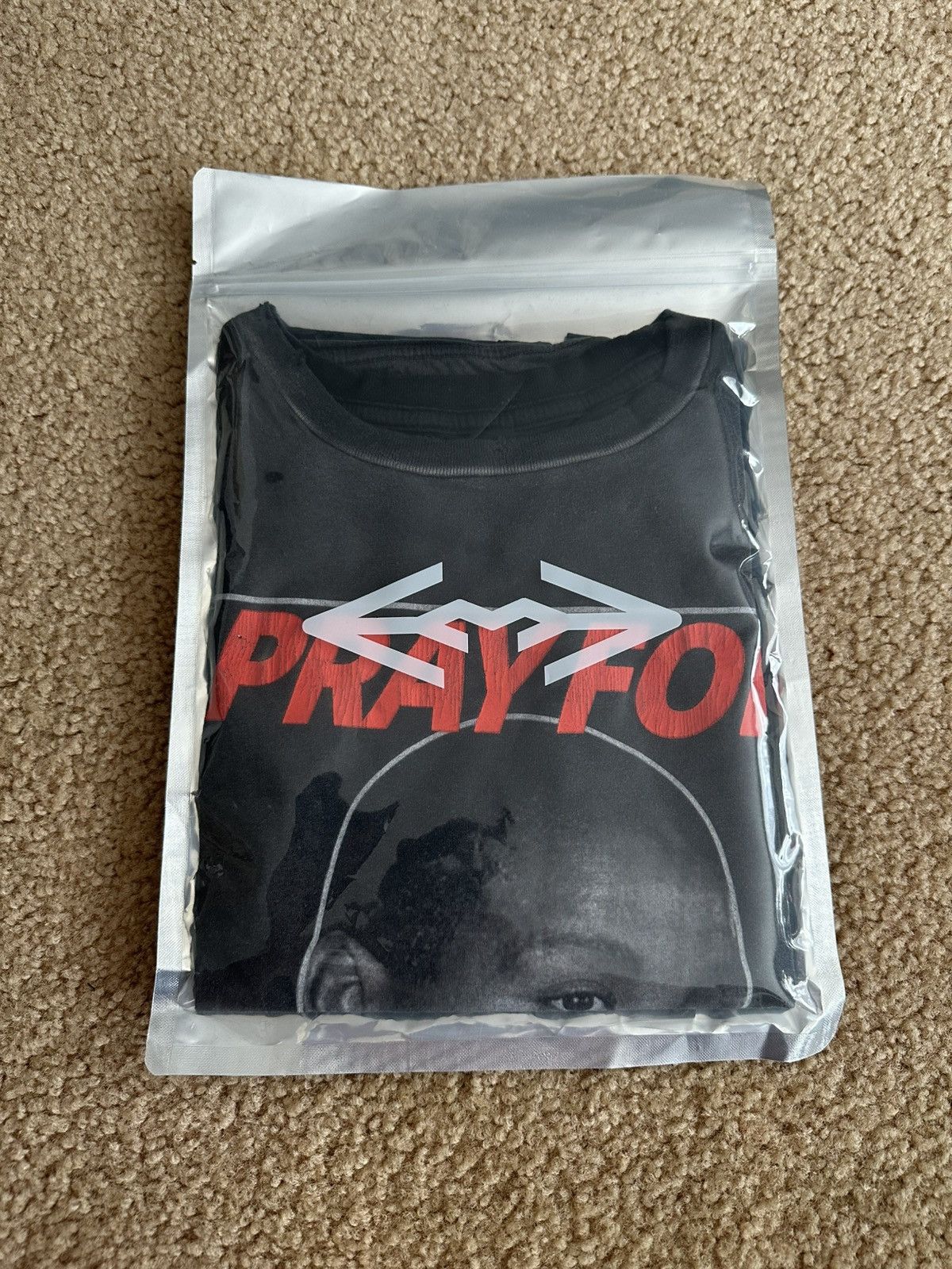 HMDD HMDD PRAY FOR MAGIC Tee Size Medium Size US M / EU 48-50 / 2 - 8 Thumbnail