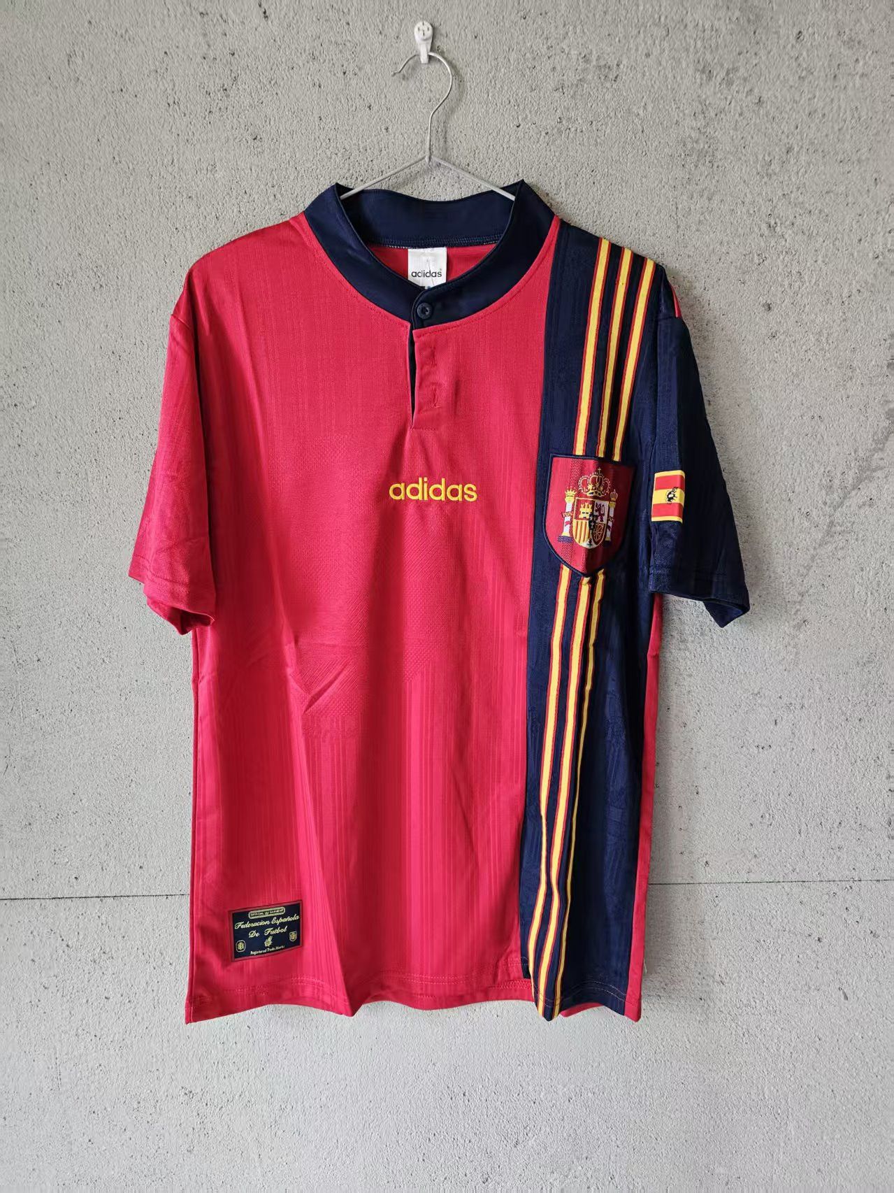 Other 1996 Spain Soccer Jersey Home Size US S / EU 44-46 / 1 - 1 Thumbnail