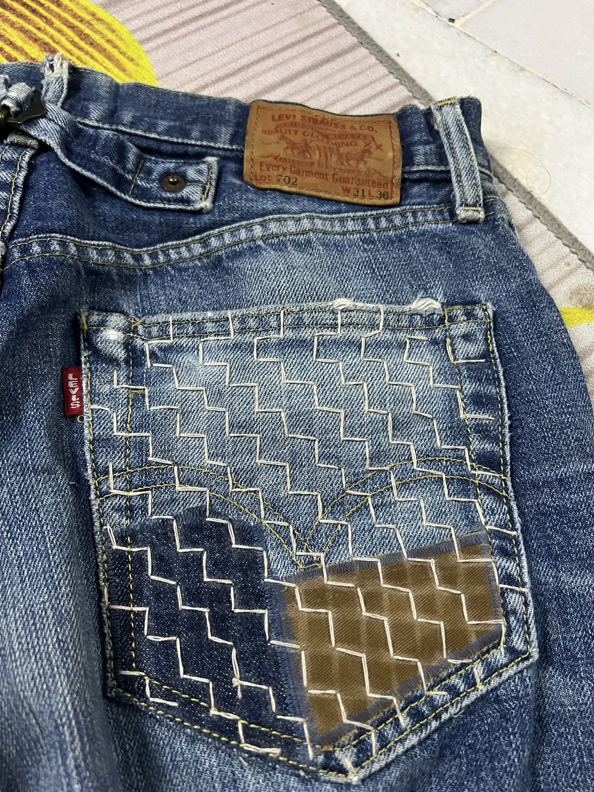 Levi's VINTAGE LEVIS 702 E BACKLE BACK CUSTOM SASHIKO BORO JAPAN Size US 30 / EU 46 - 13 Thumbnail