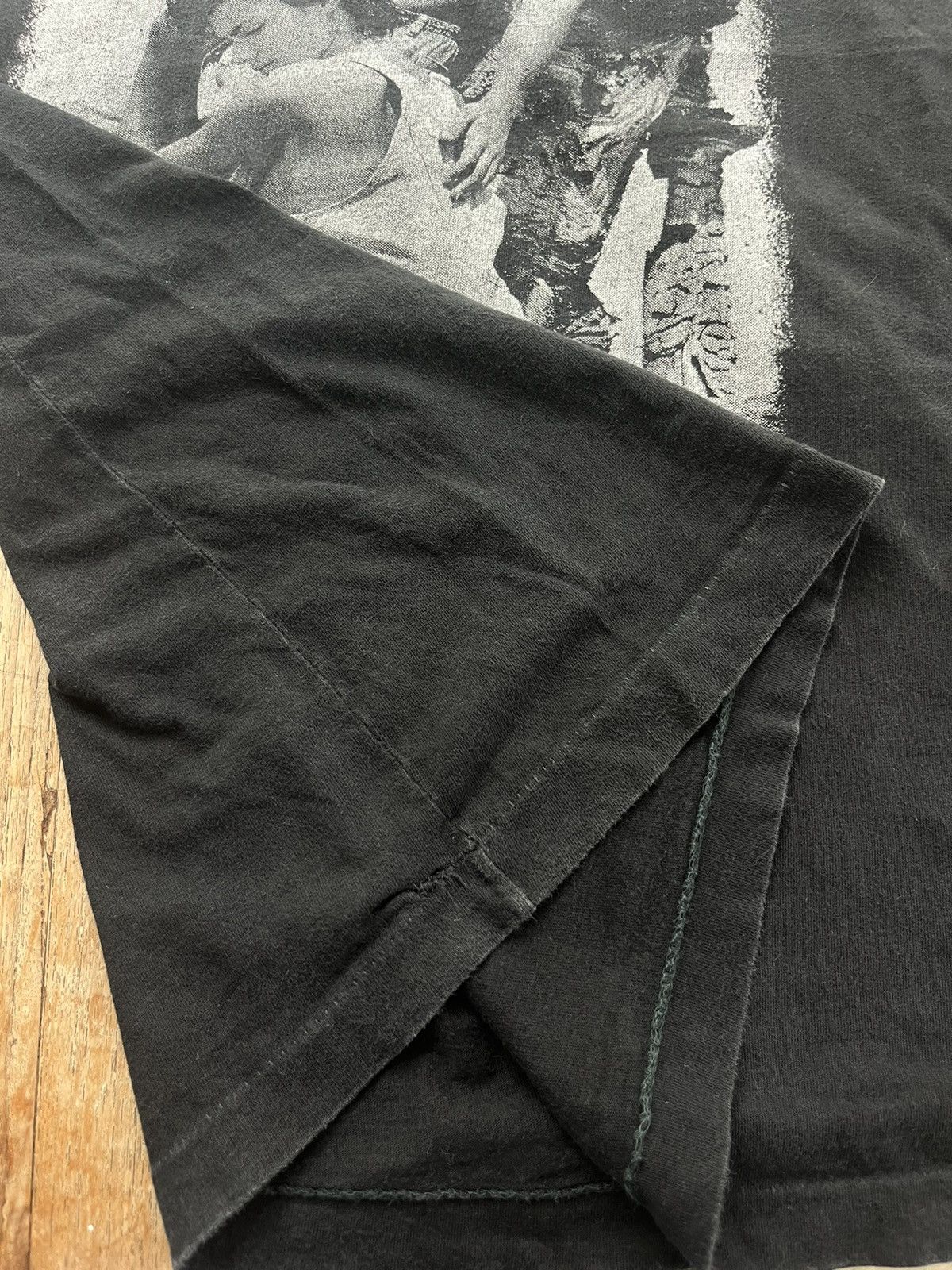 Vintage Vintage The Basic Print Collection Photos Promo 90’s Tshirt Size US XL / EU 56 / 4 - 7 Thumbnail