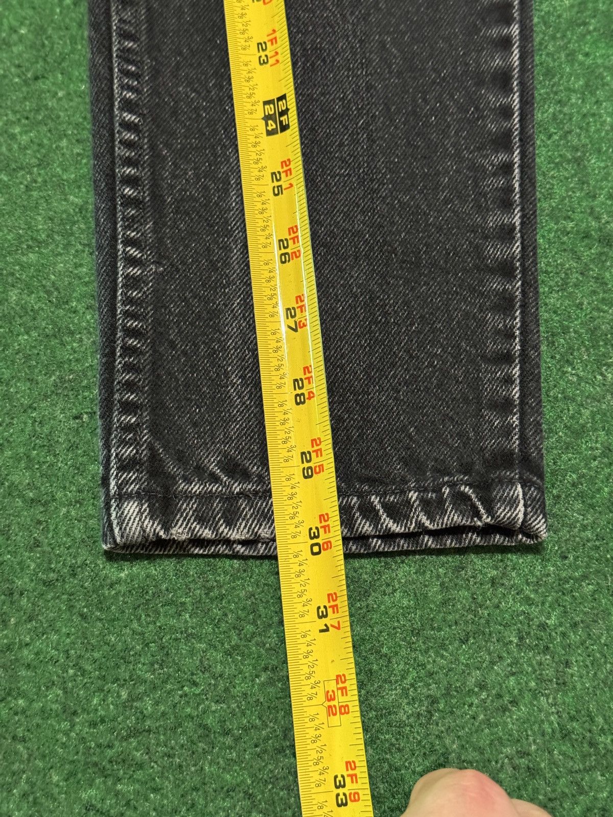 Levi's Vintage Clothing Vintage 90s Levi’s 512 Slim Taper Women 5 Black Denim Jeans Size 26" / US 2 / IT 38 - 8 Thumbnail