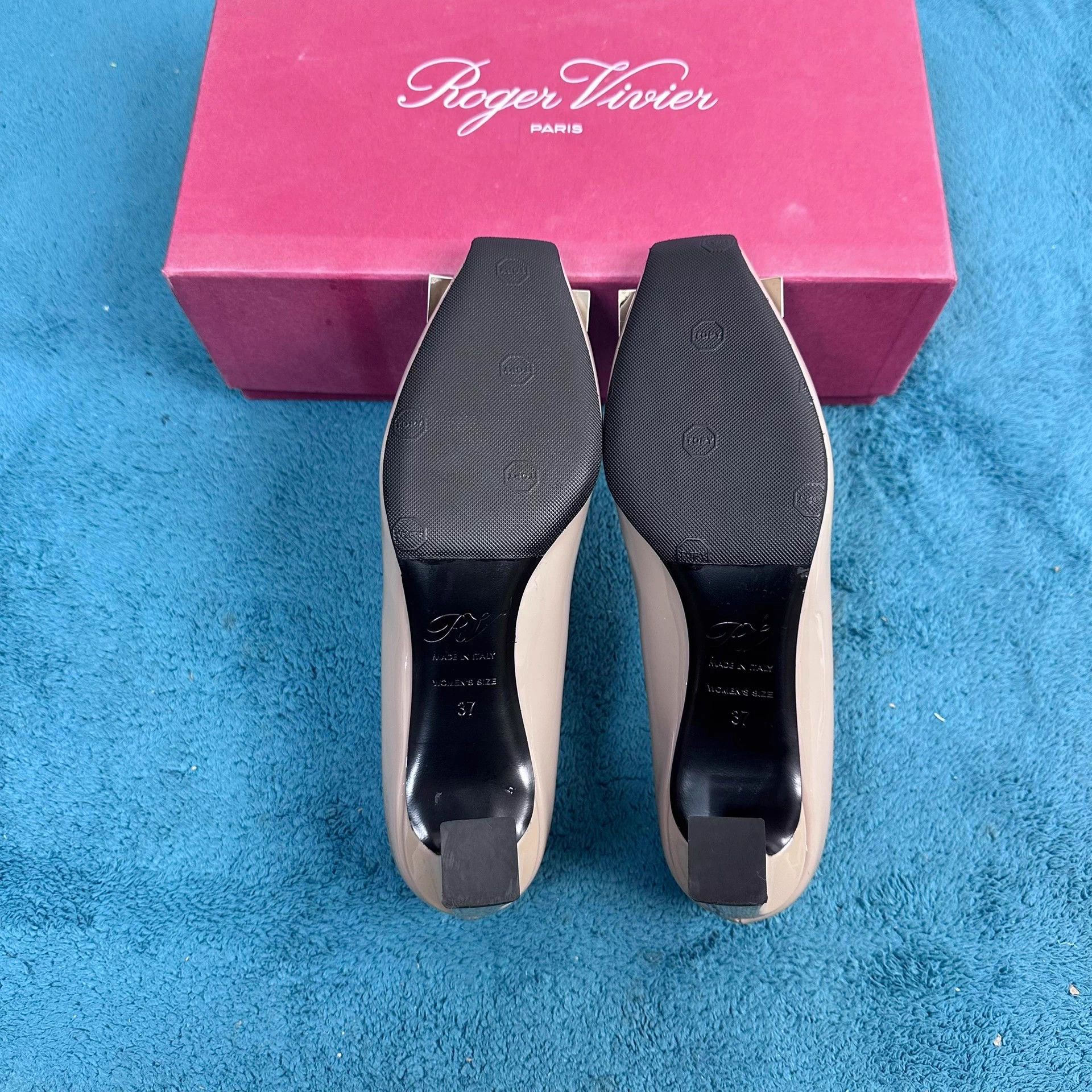 Roger Vivier RV Leather Square Toe Block Heel Cream Heels Size US 6 / IT 36 - 5 Thumbnail