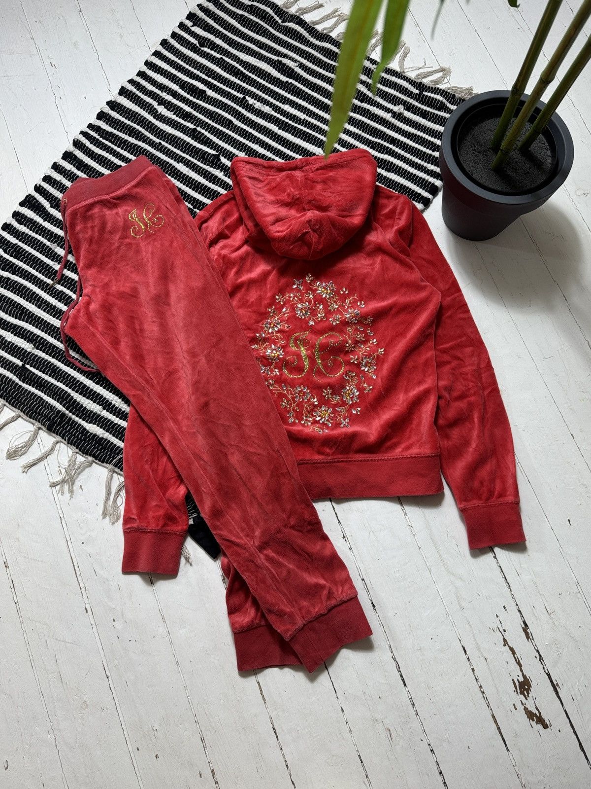VINTAGE JUICY COUTURE VELOUR 2000s TRACKSUIT