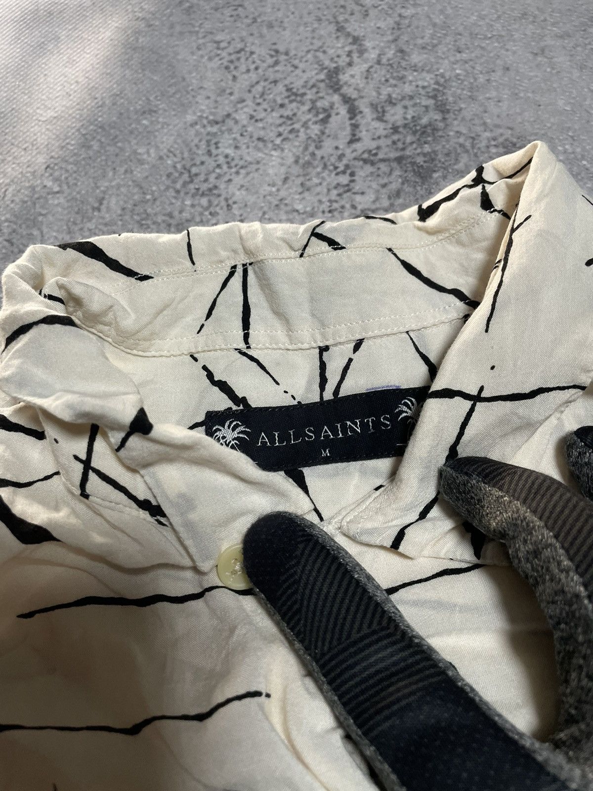 Allsaints Allsaints Short Sleeve Viscose Feather Shirt Size US M / EU 48-50 / 2 - 3 Thumbnail