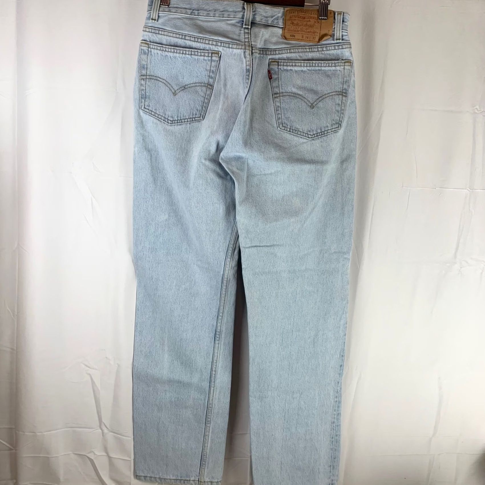 Levi's VINTAGE Levi's 501 Jeans Mens 34x32 Light Blue Button Fly 90s Straight Denim USA Made Size US 32 / EU 48 - 4 Thumbnail
