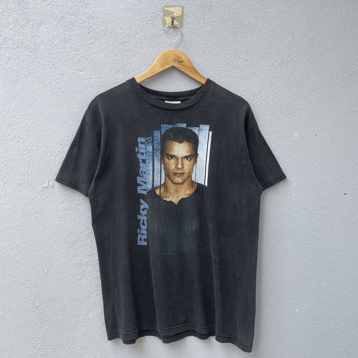 Designer × Rap Tees × Vintage Vintage Ricky Martin Live Tour Tee 