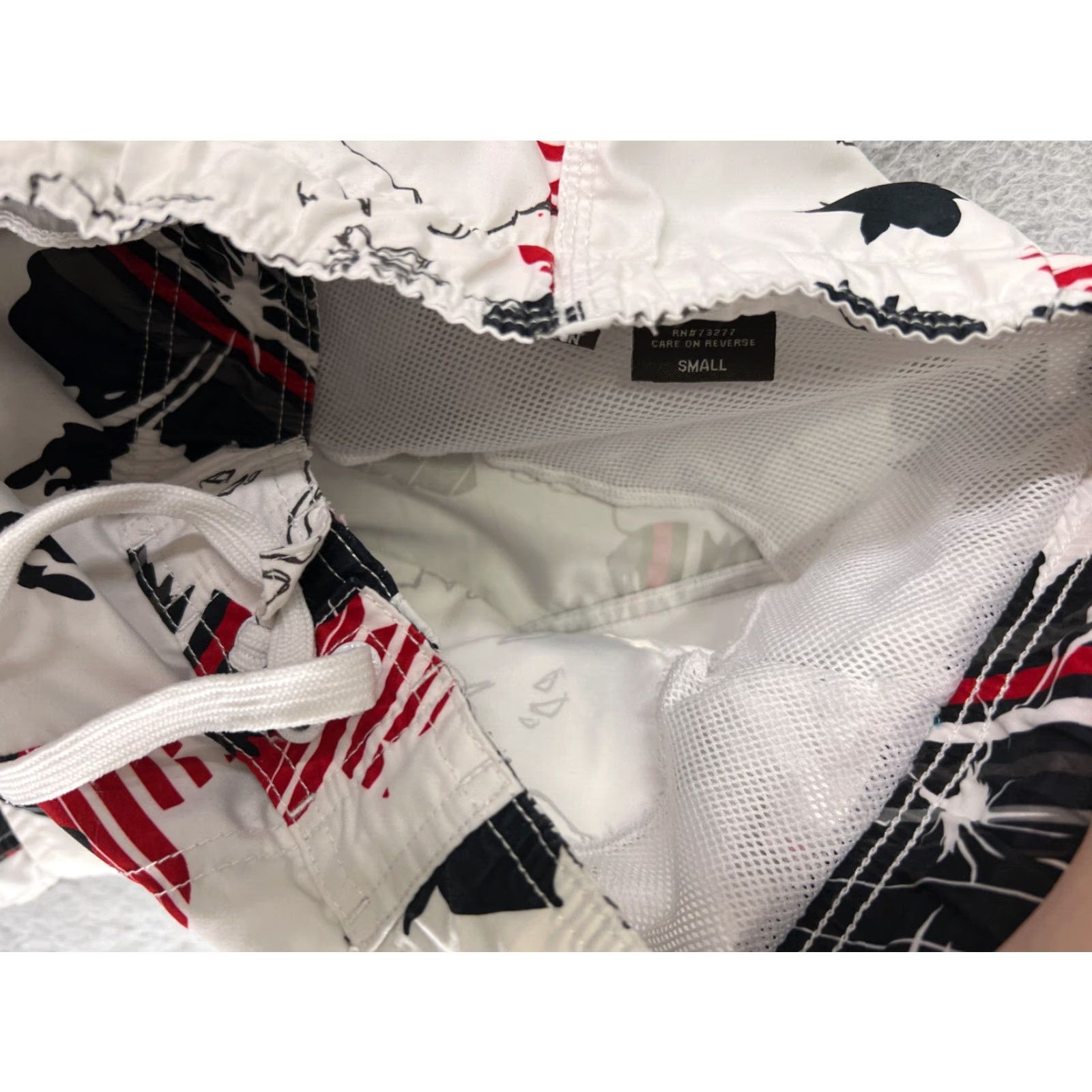 Hang Ten Hang Ten Mens Board Shorts Swim Trunks White Black Red Floral Short S Men’s Black White Red Floral Board Shorts Hang Ten Mens Size US 29 - 4 Thumbnail