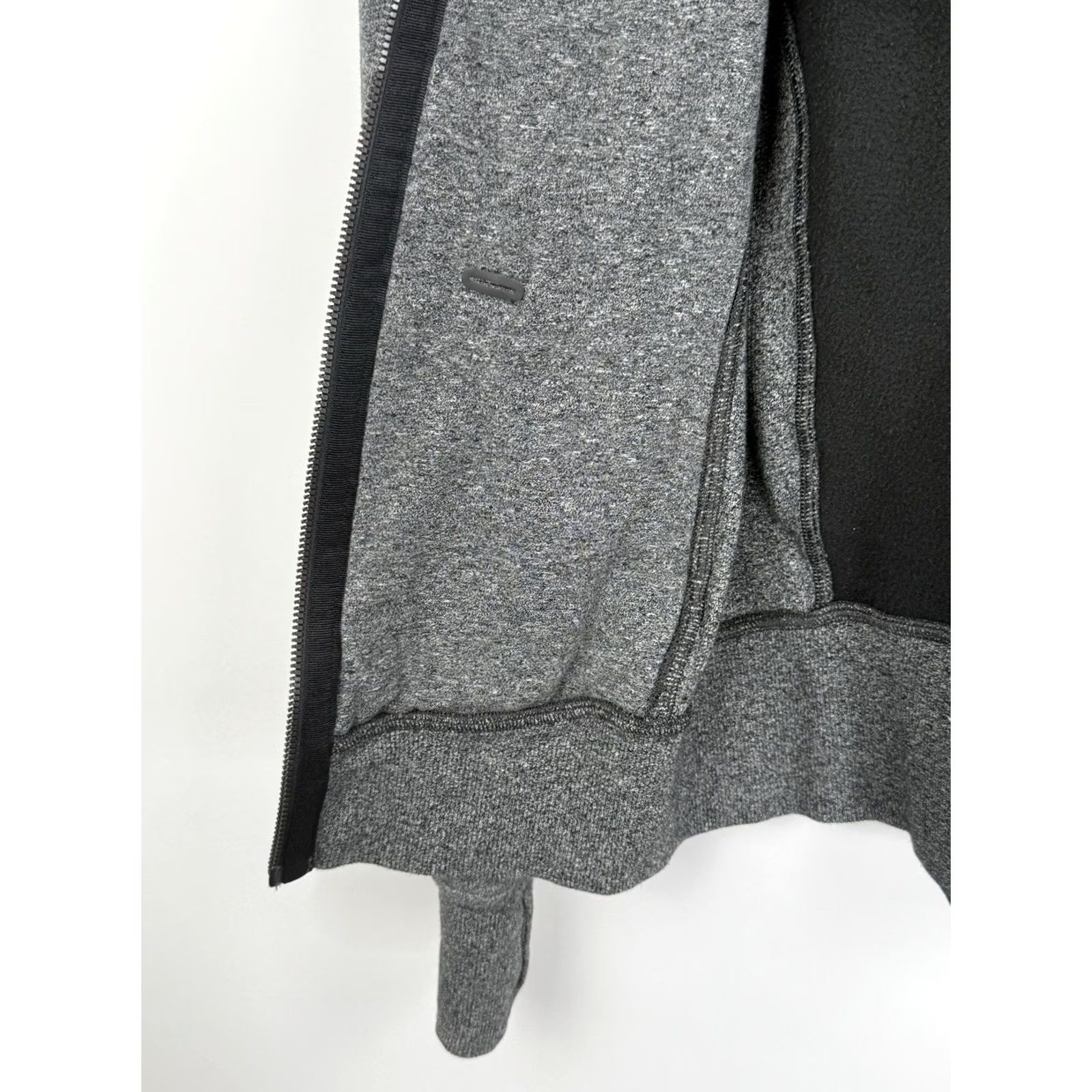 Lululemon Lululemon Scuba Hoodie Womens Size 2 Full Zip Heather Gray Athleisure Hooded Shirt Womens Activewear Fall Winter Gym Running Pockets Logo Zipper Size XS / US 0-2 / IT 36-38 - 2 Thumbnail