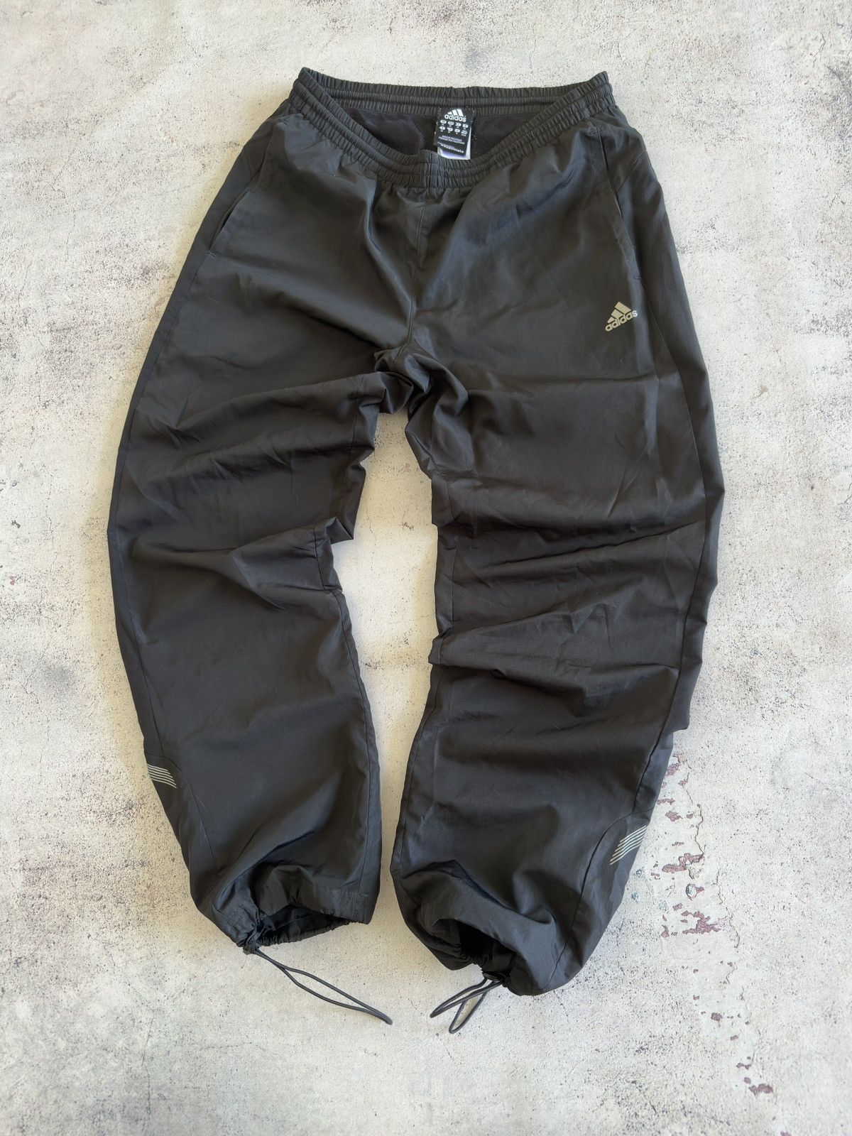 WINDBREAKER_BLACK_03_V2_UPDATE