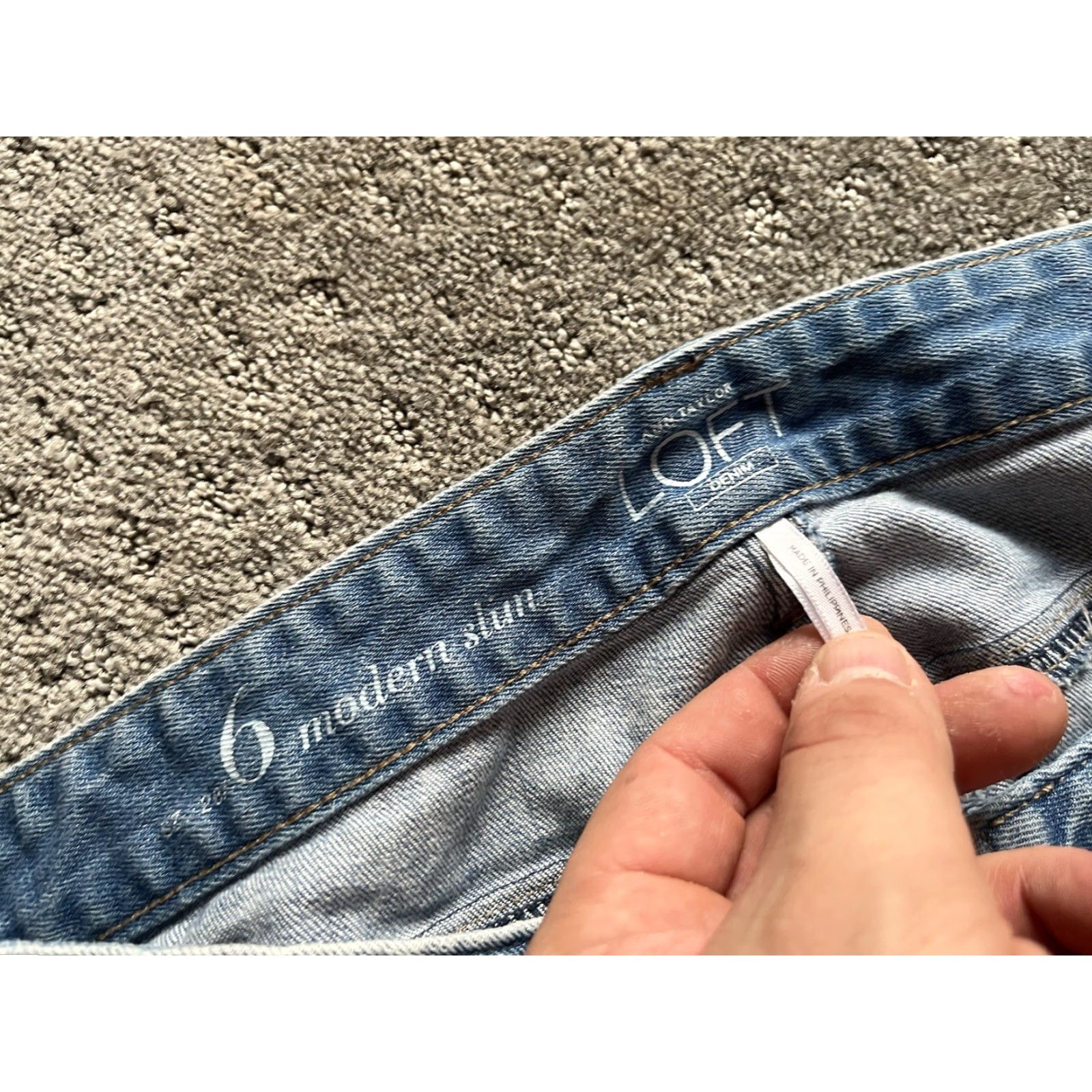 Ann Taylor VINTAGE? (No) ANN TAYLOR LOFT Modern Fit Skinny Denim Jeans Women's Size 6 Blue Low Rise Adult Regular 34 In Inseam Skinny Womens Size 28" / US 6 / IT 42 - 5 Thumbnail