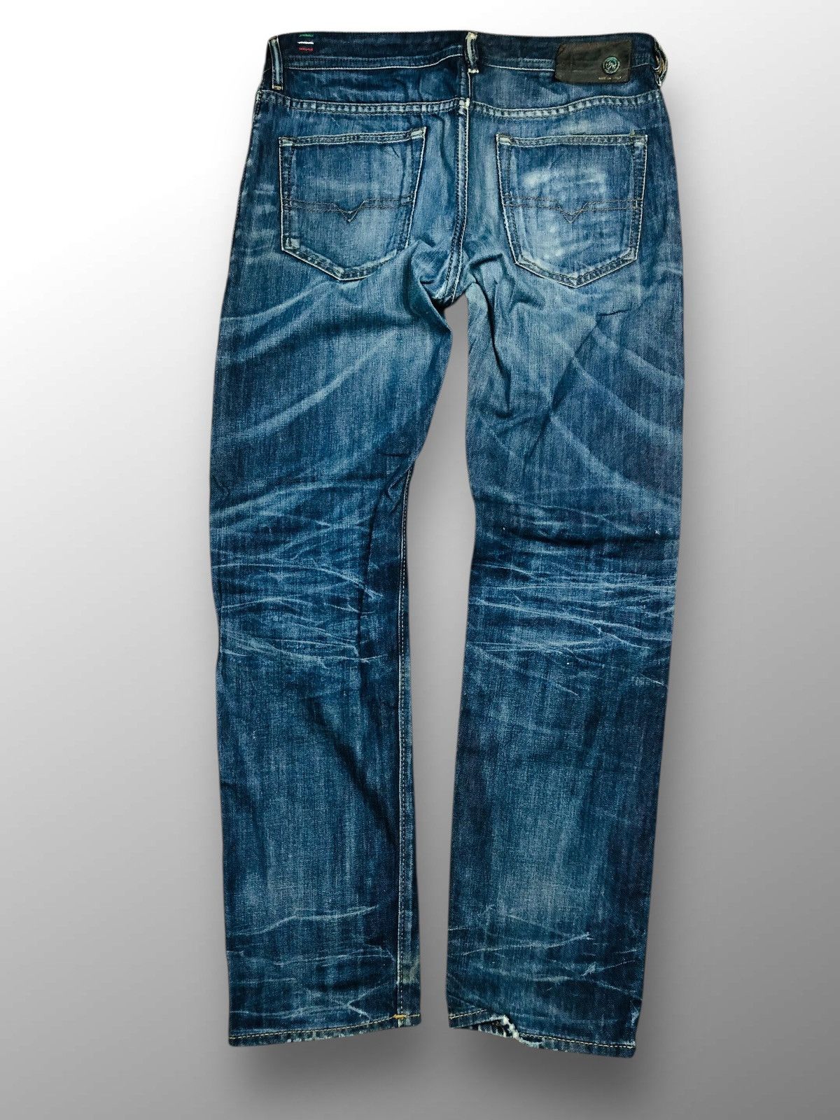 Diesel Diesel Buster 0838E Regular Slim Tapered Jeans (38) Size US 32 / EU 48 - 2 Thumbnail