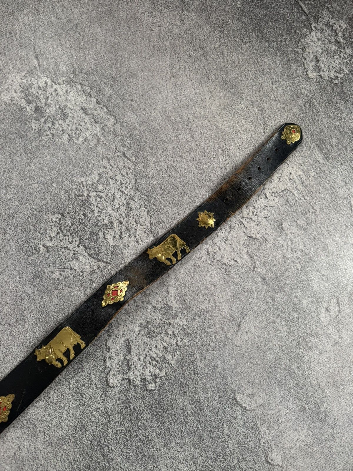 Etro 90s Retro vintage leather belt iconic cows 🐄 metal details Size ONE SIZE - 13 Thumbnail