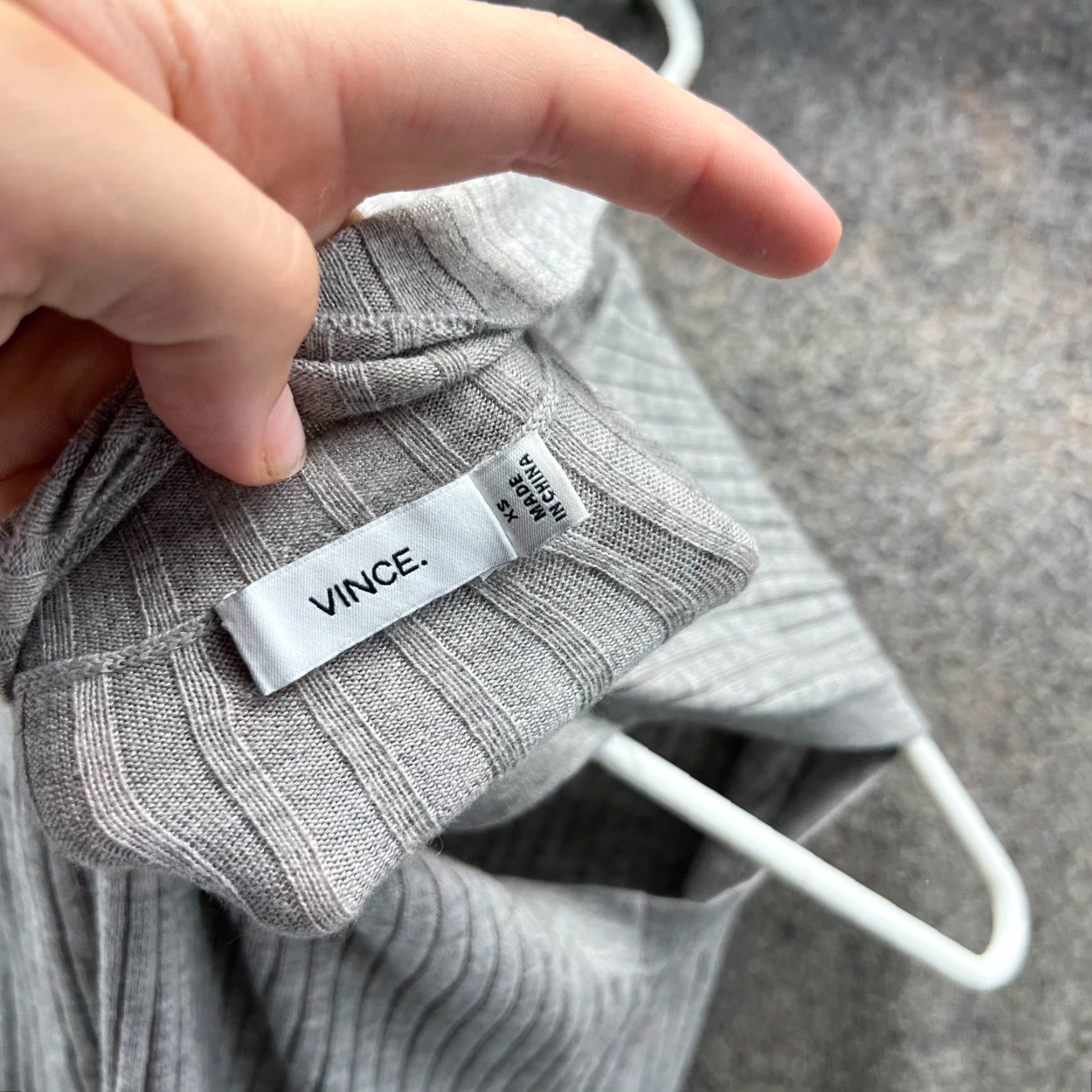 Vince Vince Top Women XS Gray Ribbed Turtle Neck Knit Shirt Sleeveless Mock Neck Pullover Casual Basic Vintage No Size XS / US 0-2 / IT 36-38 - 5 Thumbnail