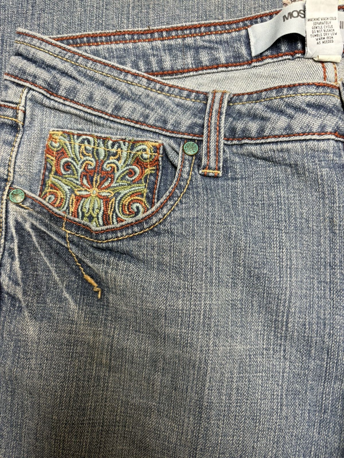 Mossimo Mossimo bootcut embroidered denim jeans Size 30" / US 8 / IT 44 - 2 Thumbnail