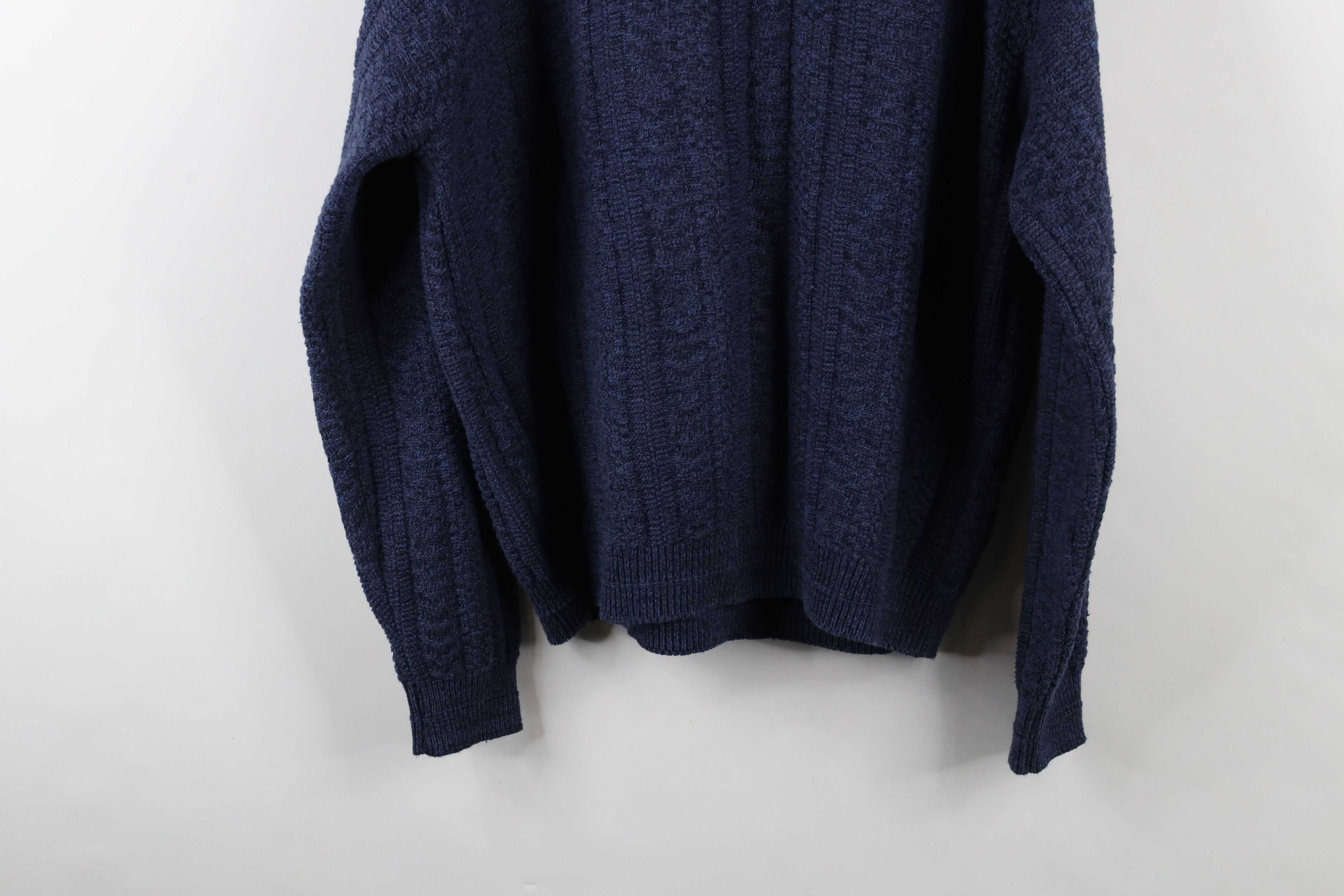 Vintage Vintage 90s Streetwear Framed Textured Knit Sweater Blue Size US L / EU 52-54 / 3 - 7 Thumbnail