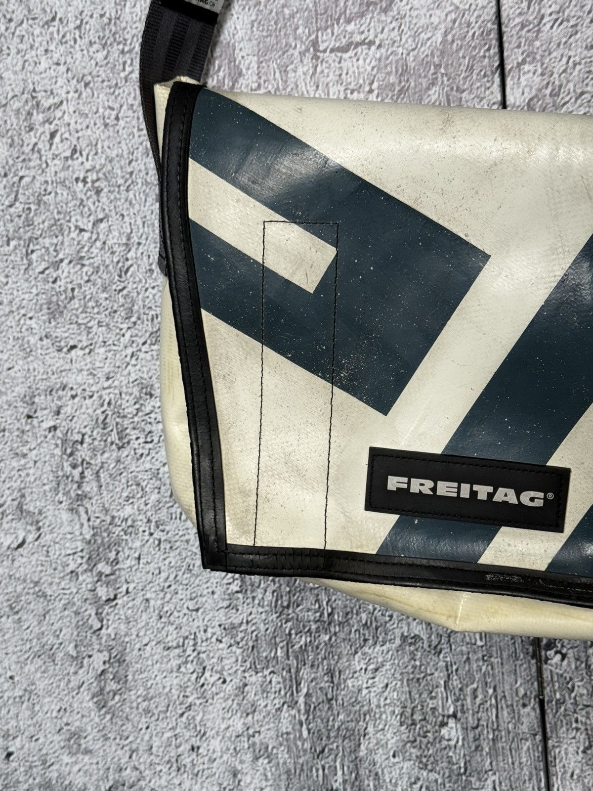 Freitag FREITAG G5.1 Messenger Bag Upcycled Truck Tarp Crossbody Size ONE SIZE - 3 Thumbnail