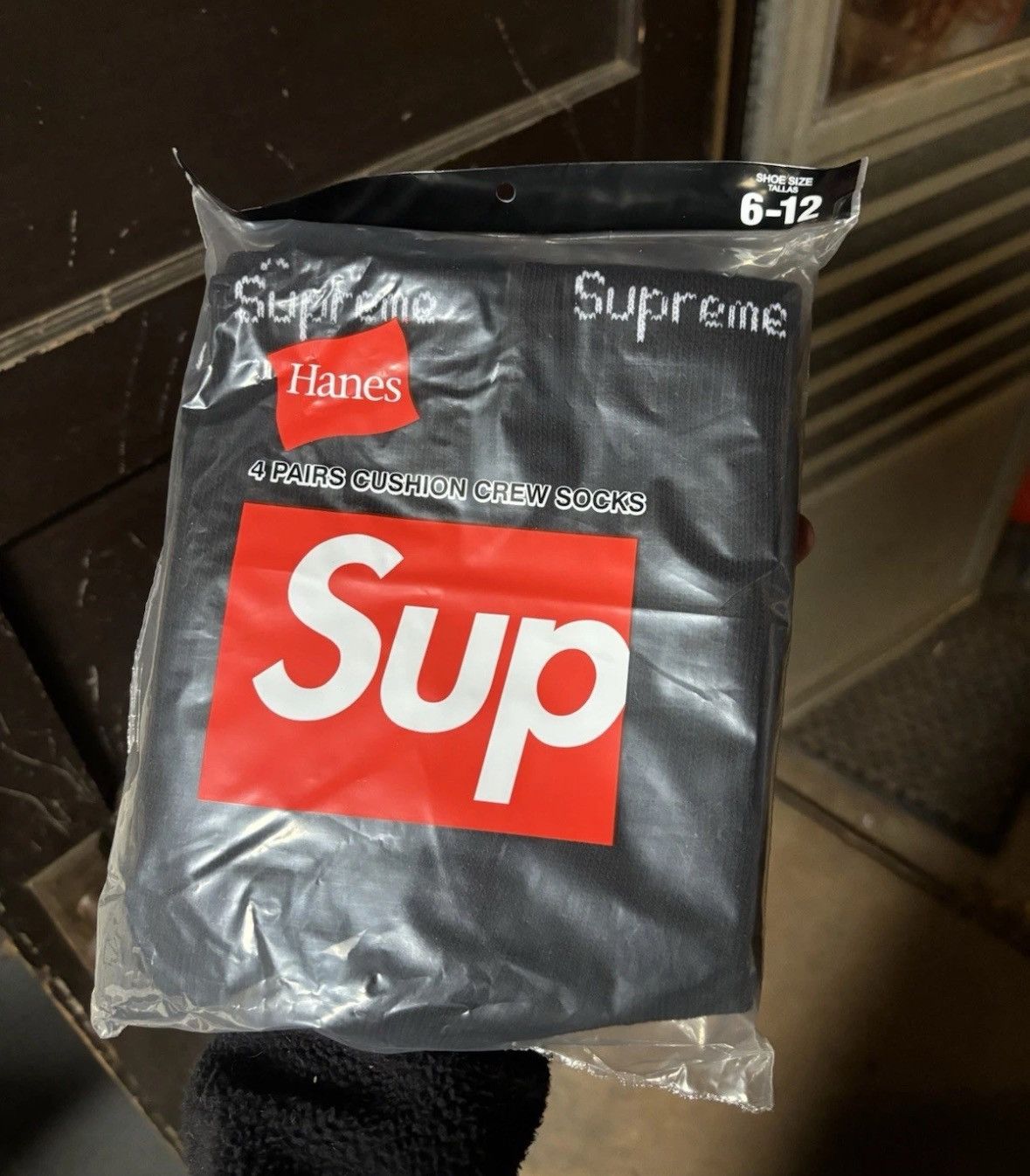 Supreme Supreme Hanes Crew Socks 4 Pack Black AUTHENTIC Size ONE SIZE - 1 Thumbnail