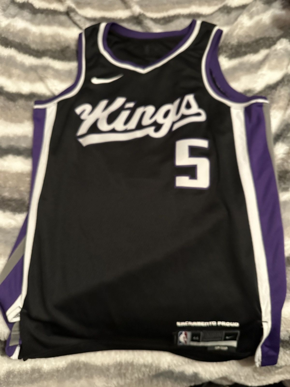 NBA × Nike De’Aaron Fox Sacramento Kings Jersey Size US M / EU 48-50 / 2 - 1 Thumbnail