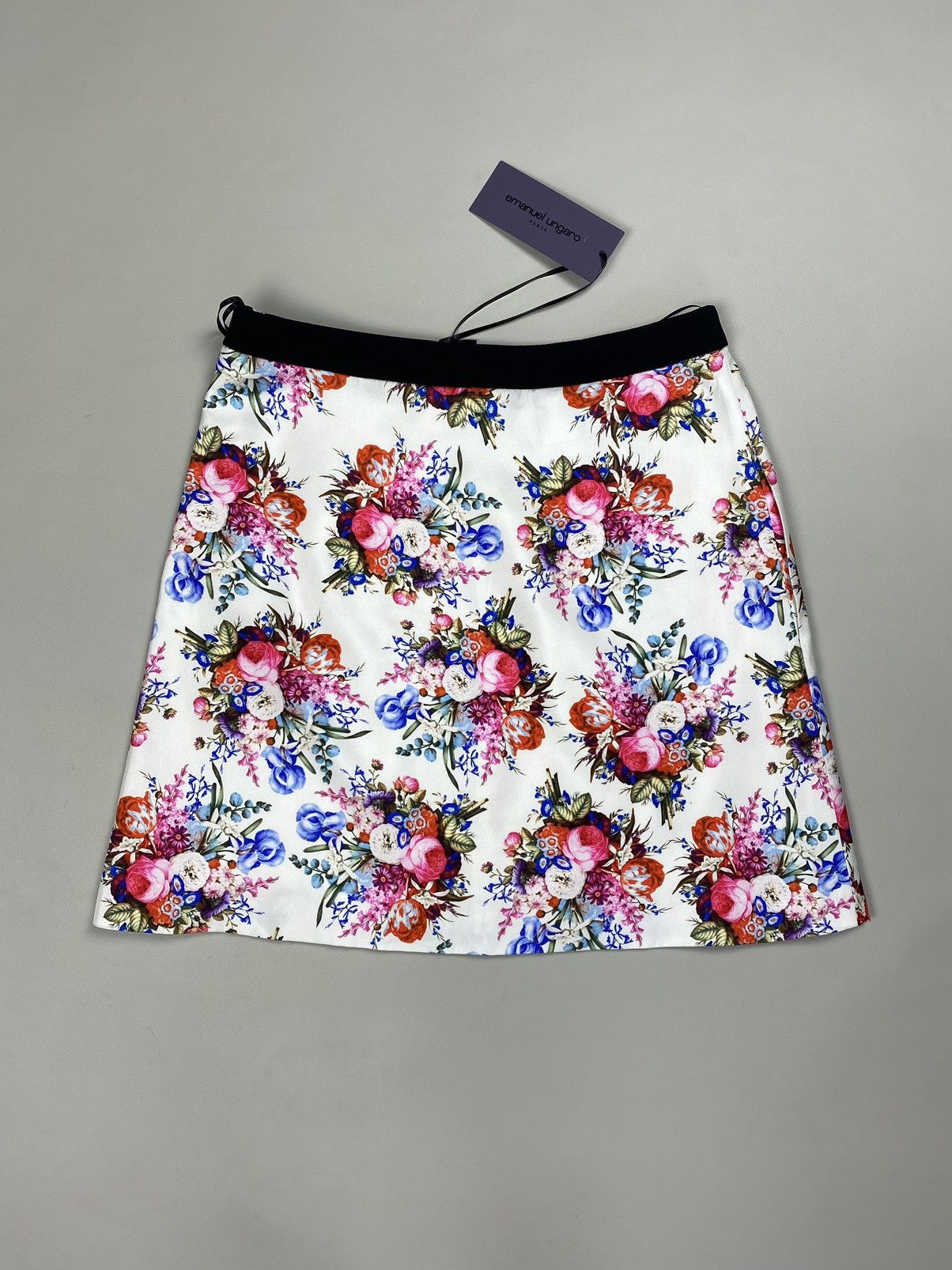 Emanuel Ungaro BNWT! Emanuel Ungaro ladies silk floral patterns skirt Size 27" / US 4 / IT 40 - 15 Thumbnail