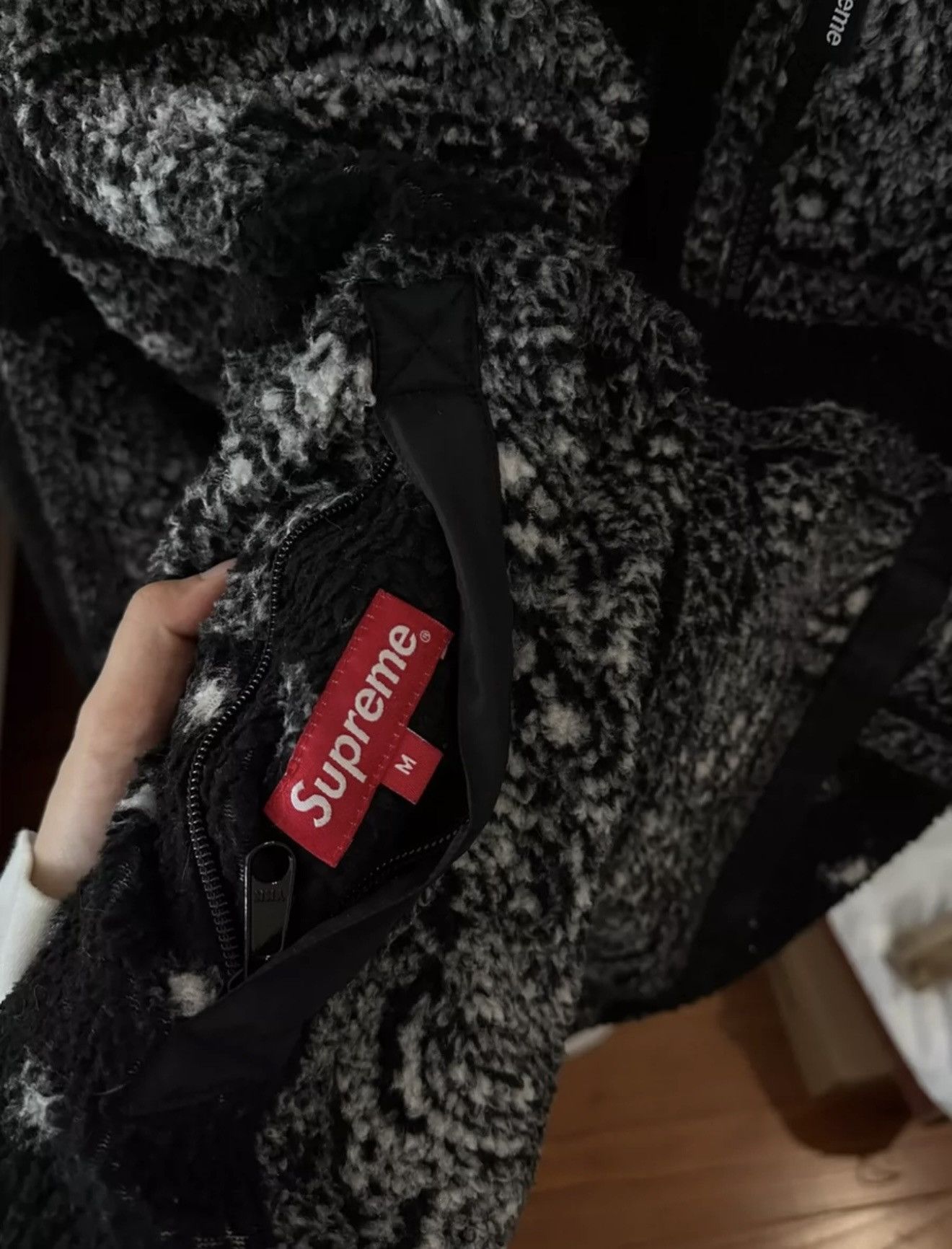 Reversible Bandana Fleece Jacket【M】 FW19 SUPREME REVERSIBLE BANDANA FLEECE JACKET TAN BLACK